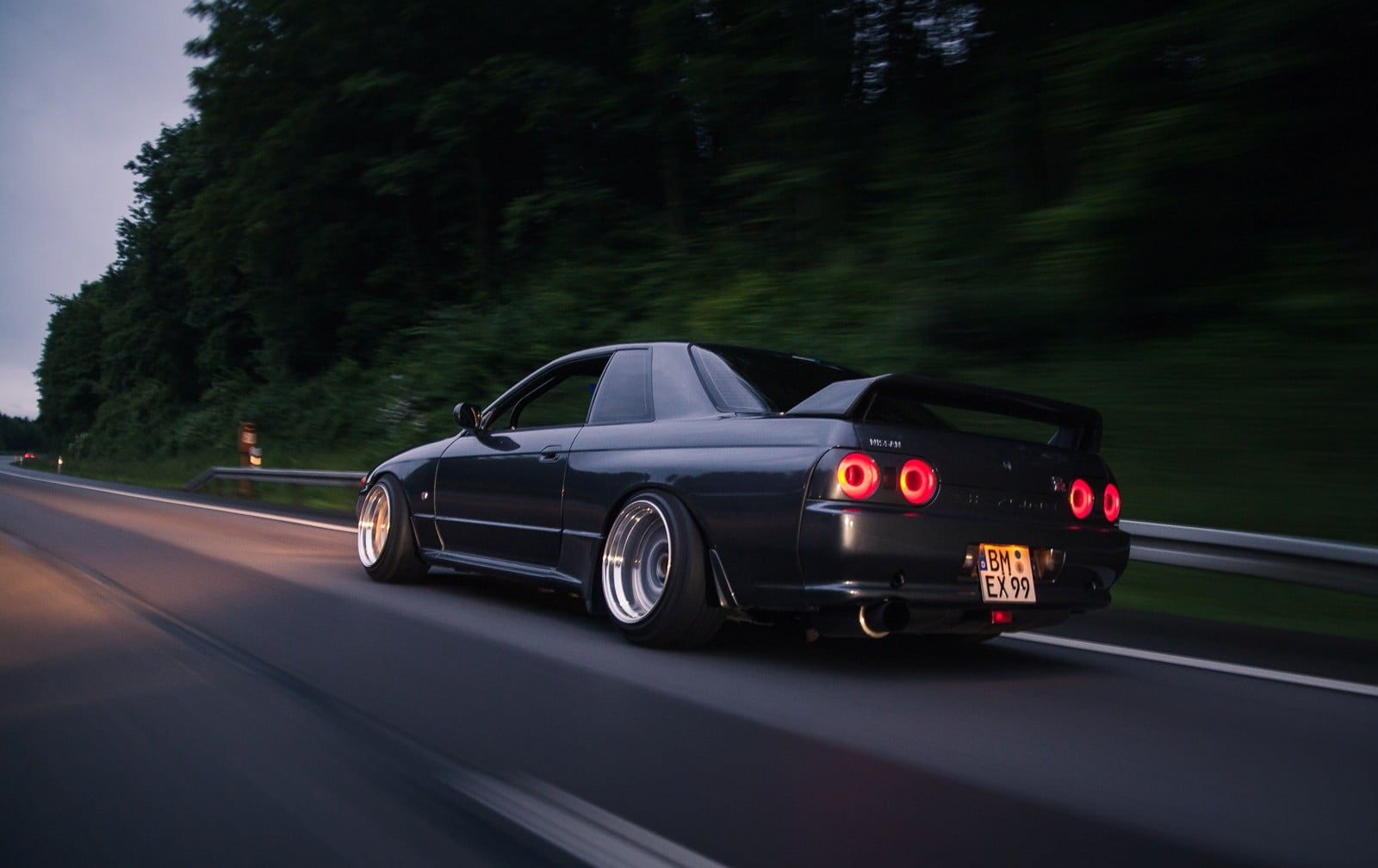 black coupe Nissan skyline Skyline GT R 2k