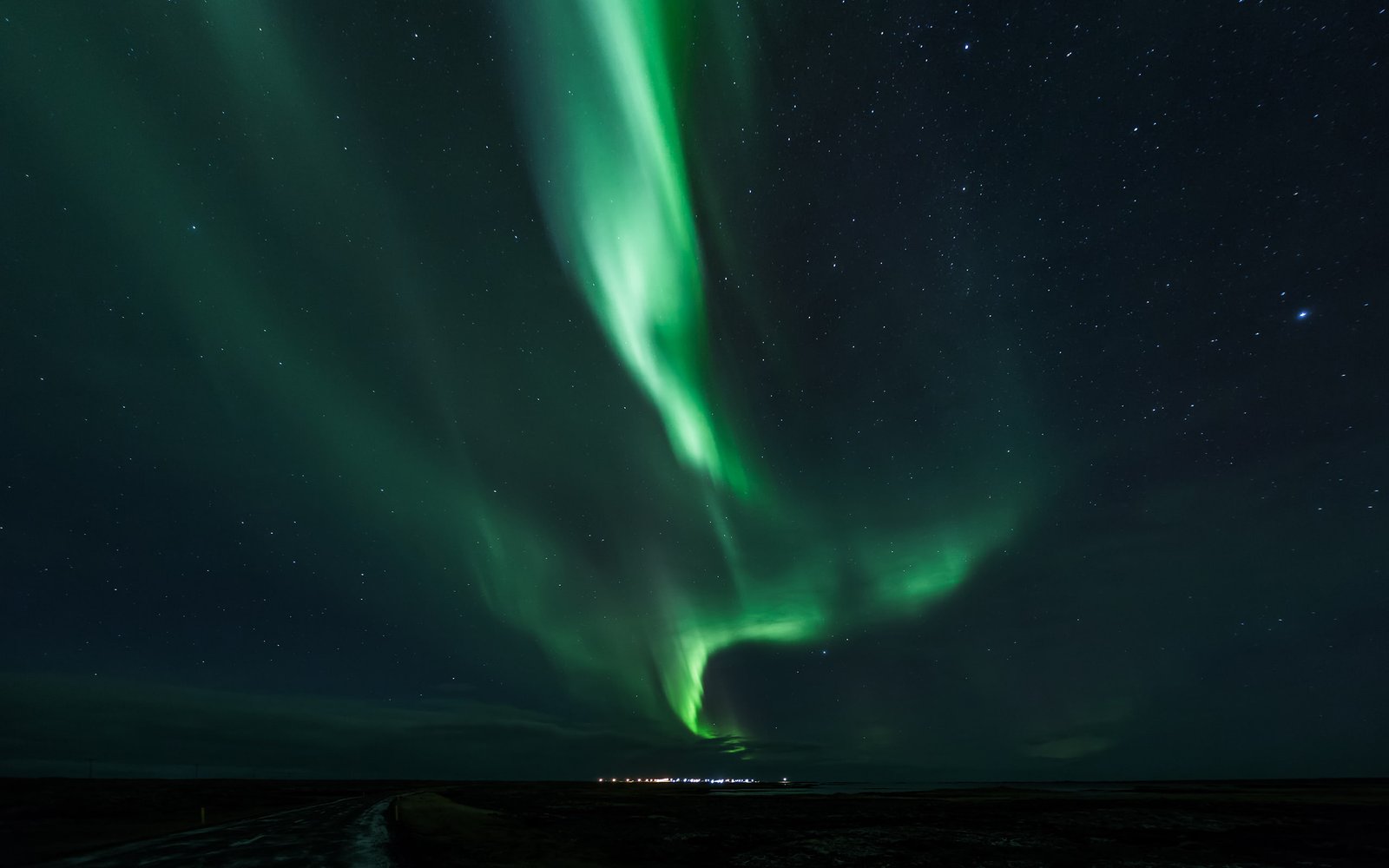 Aurora Borealis Northern Lights Night Green Stars HD nature 2k