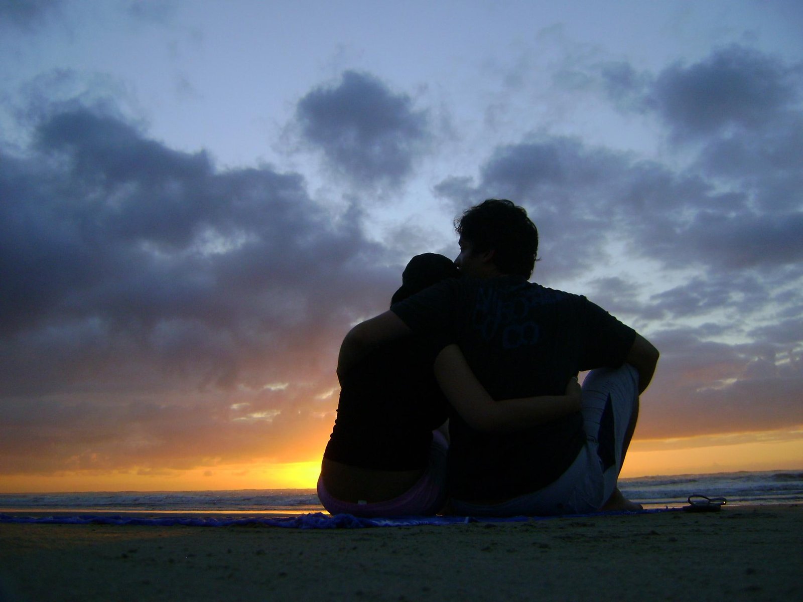 Casal Na Praia silhouette of couple beach shadow morning 2k