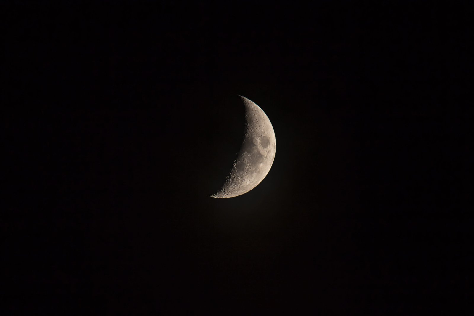 crescent moon view close up photo of half night sky astronomy 2k 4k 5k