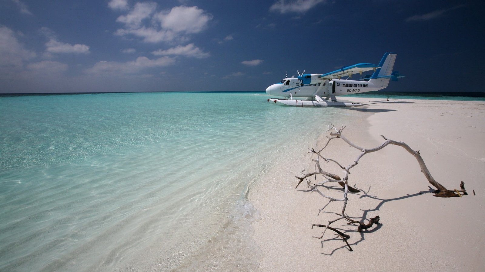 beach airplane hydroplane tropical sea Maldives 2k