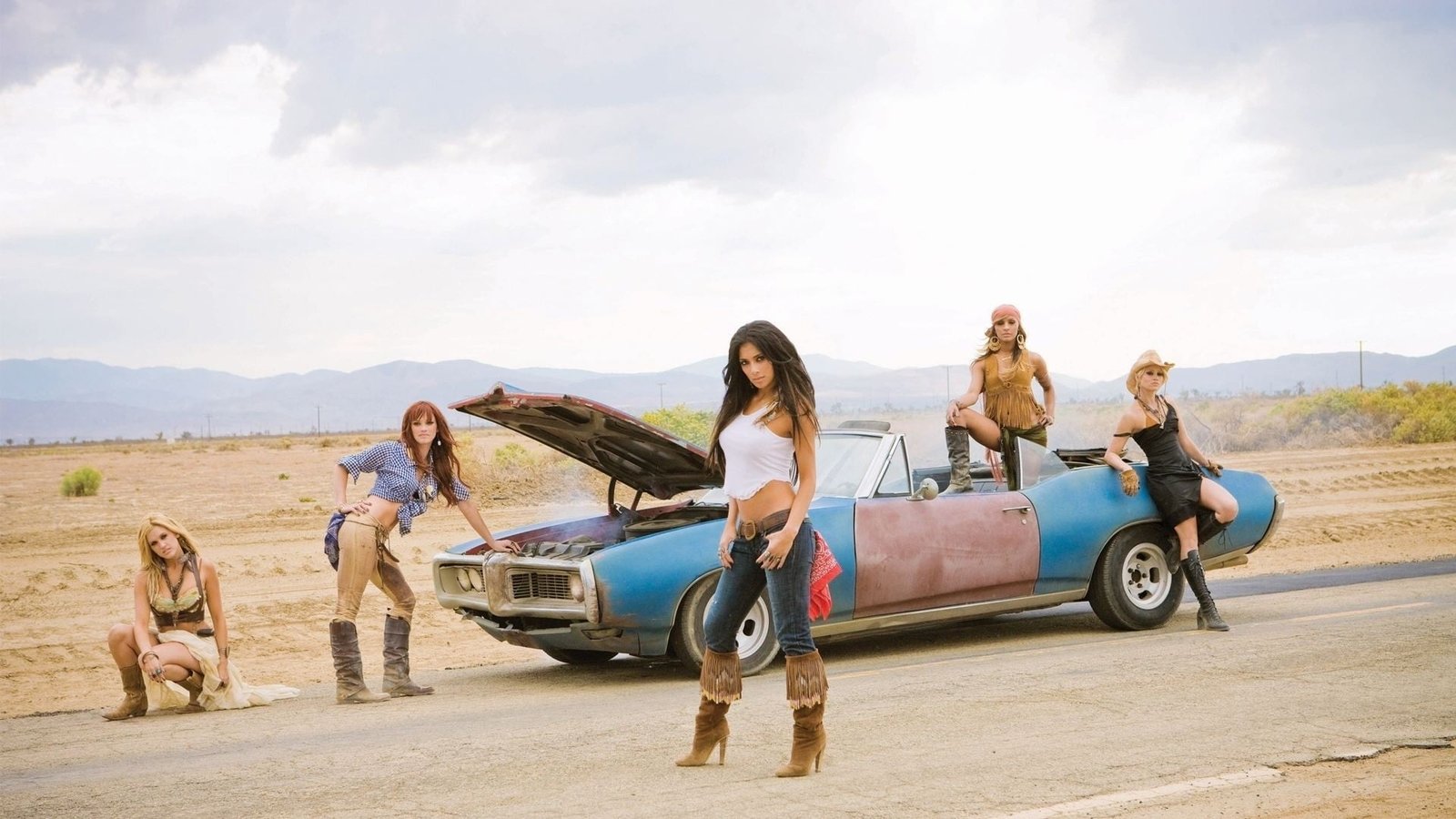 women's white crop top and blue skinny jeans The Pussycat Dolls 2k