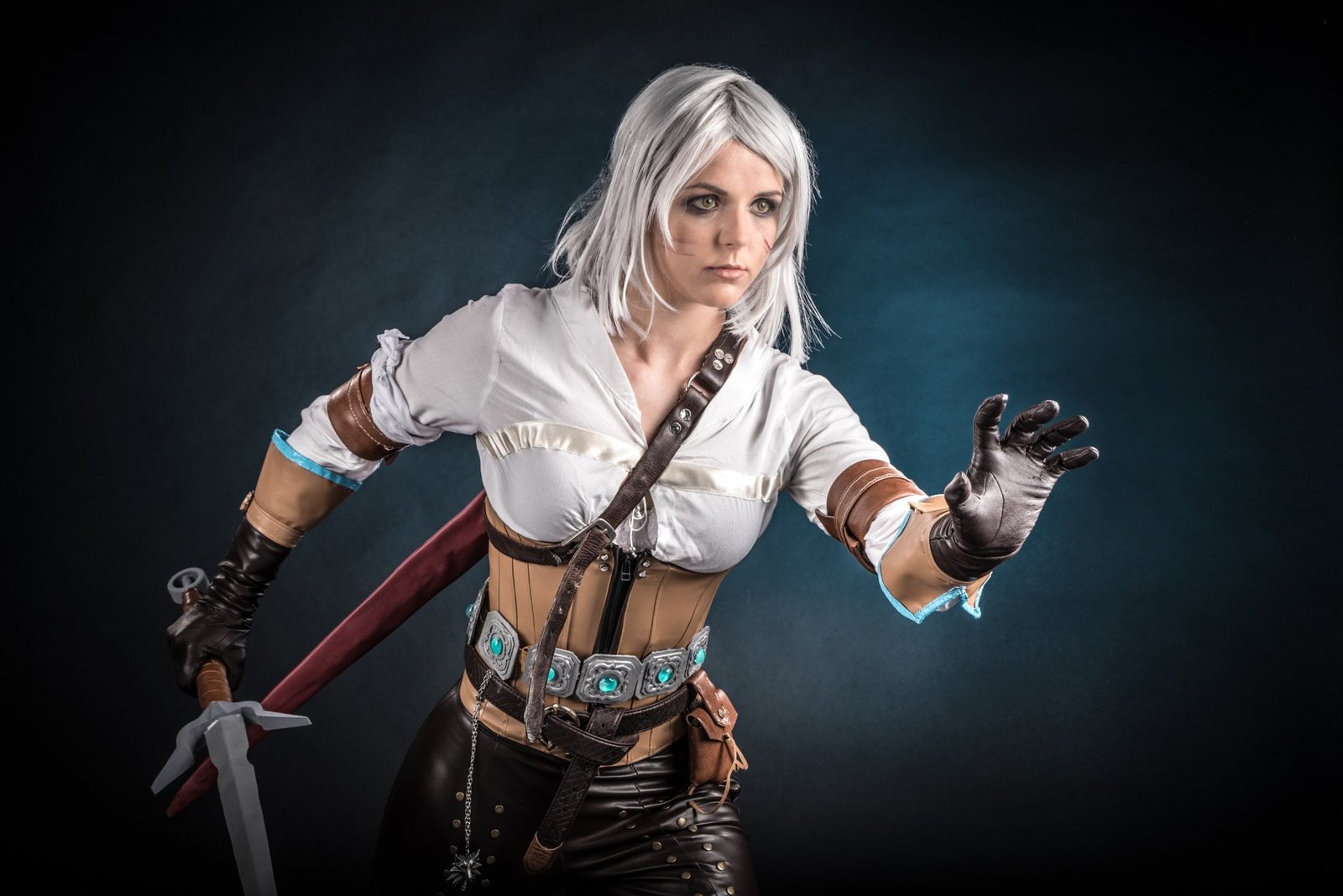 Women Cosplay Ciri The Witcher weapon one person adult 2k