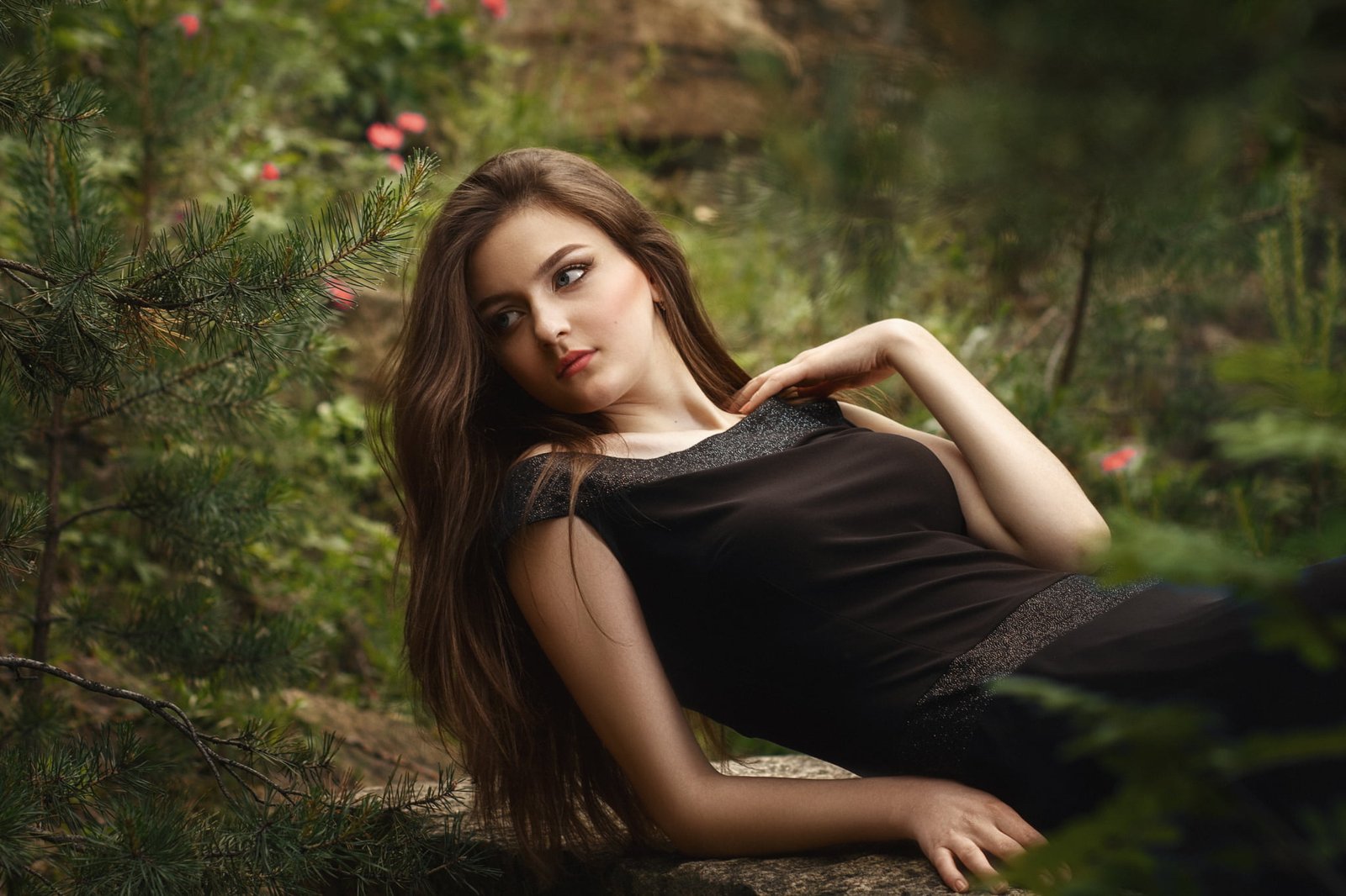 women's black sleeveless blouse forest look girl flowers 2k