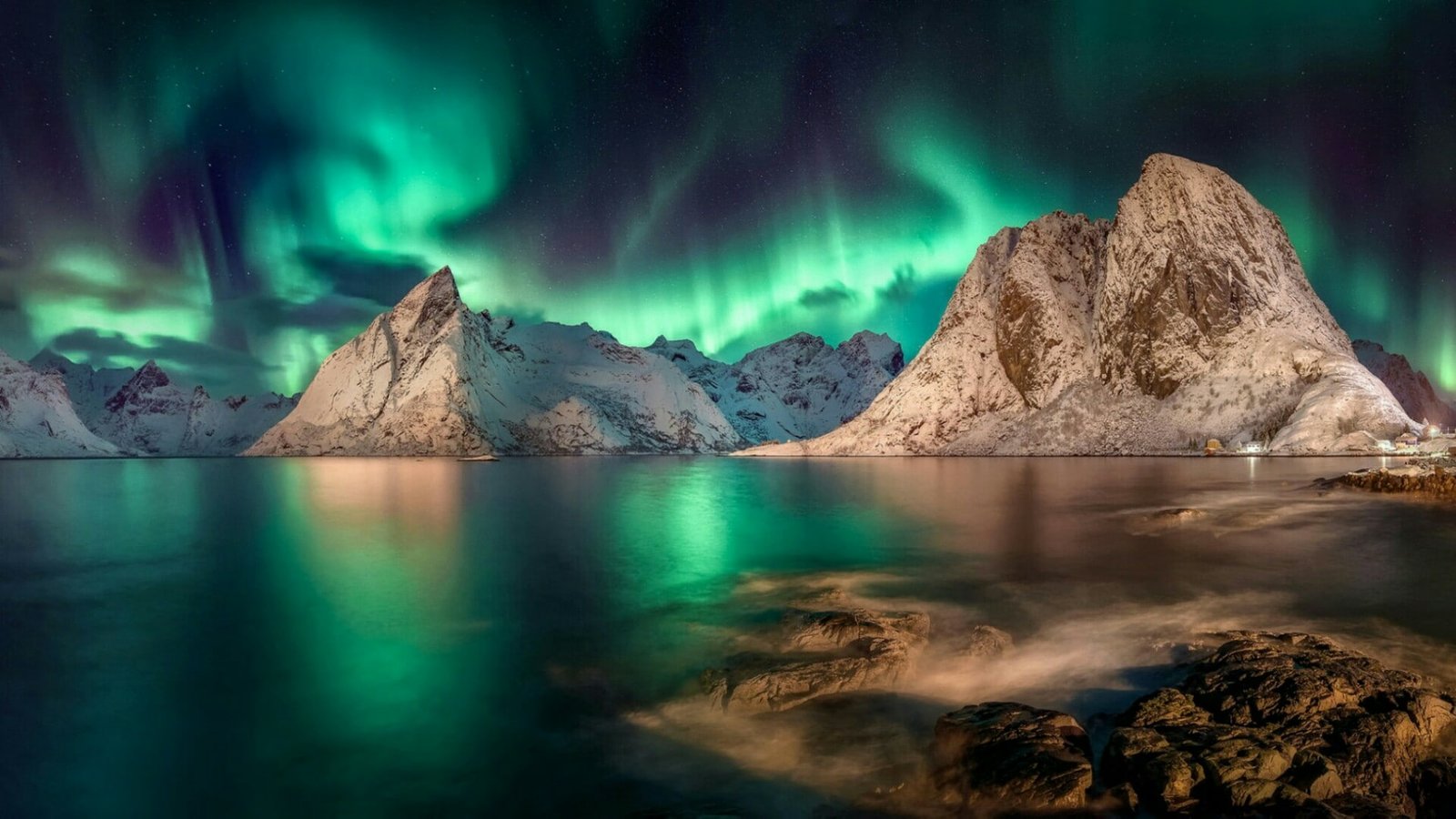 landscape polar lights aurora borealis reinefjord norway 2k