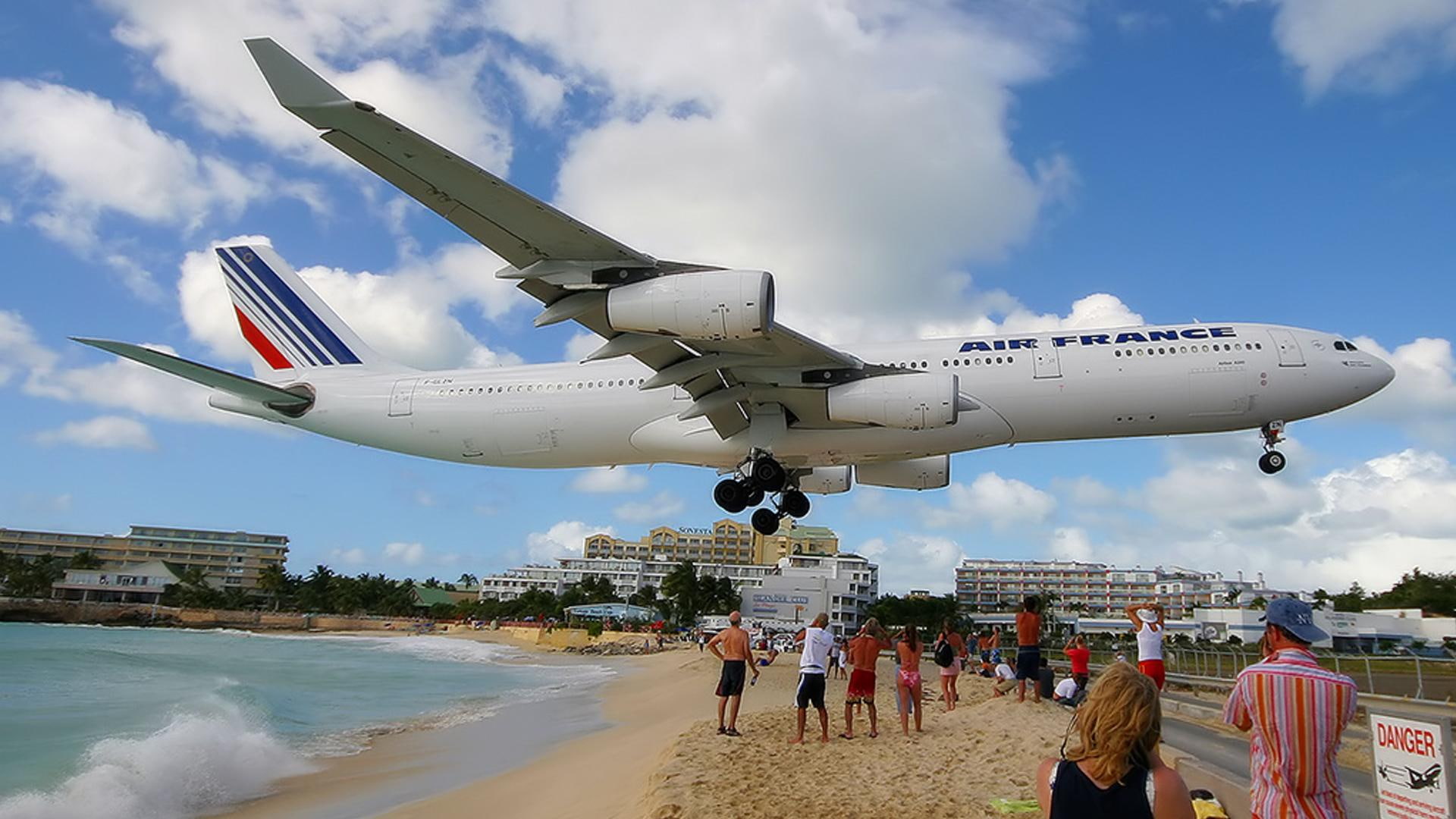 Princess Juliana International Airport beach air france 2k
