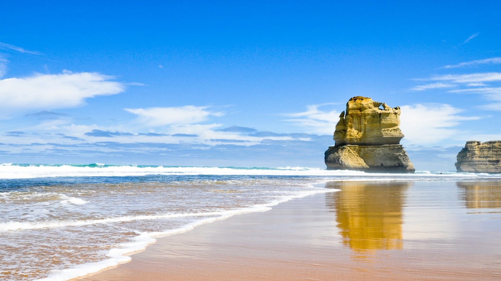seashore beach rock formation Australia waves coast water 2k