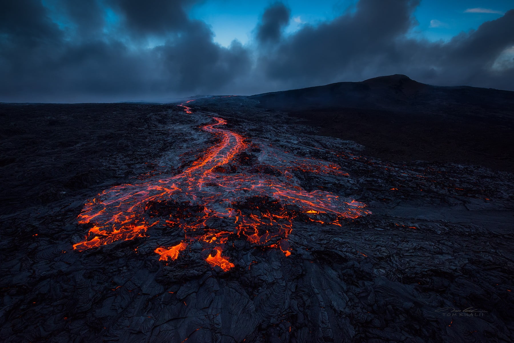 molten lava nature volcano Hawaii rocks Tom Kualii volcanic eruption 2k