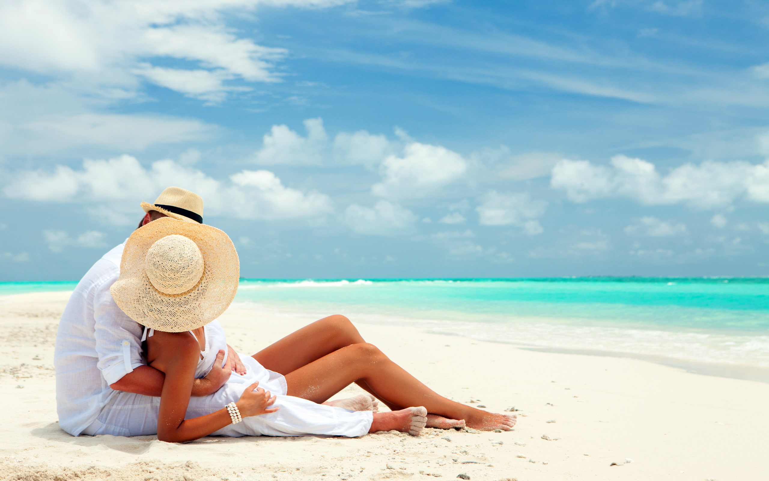 Love couple Honeymoon relaxation on the tropical island beach romantic HD Wallpaper 2k