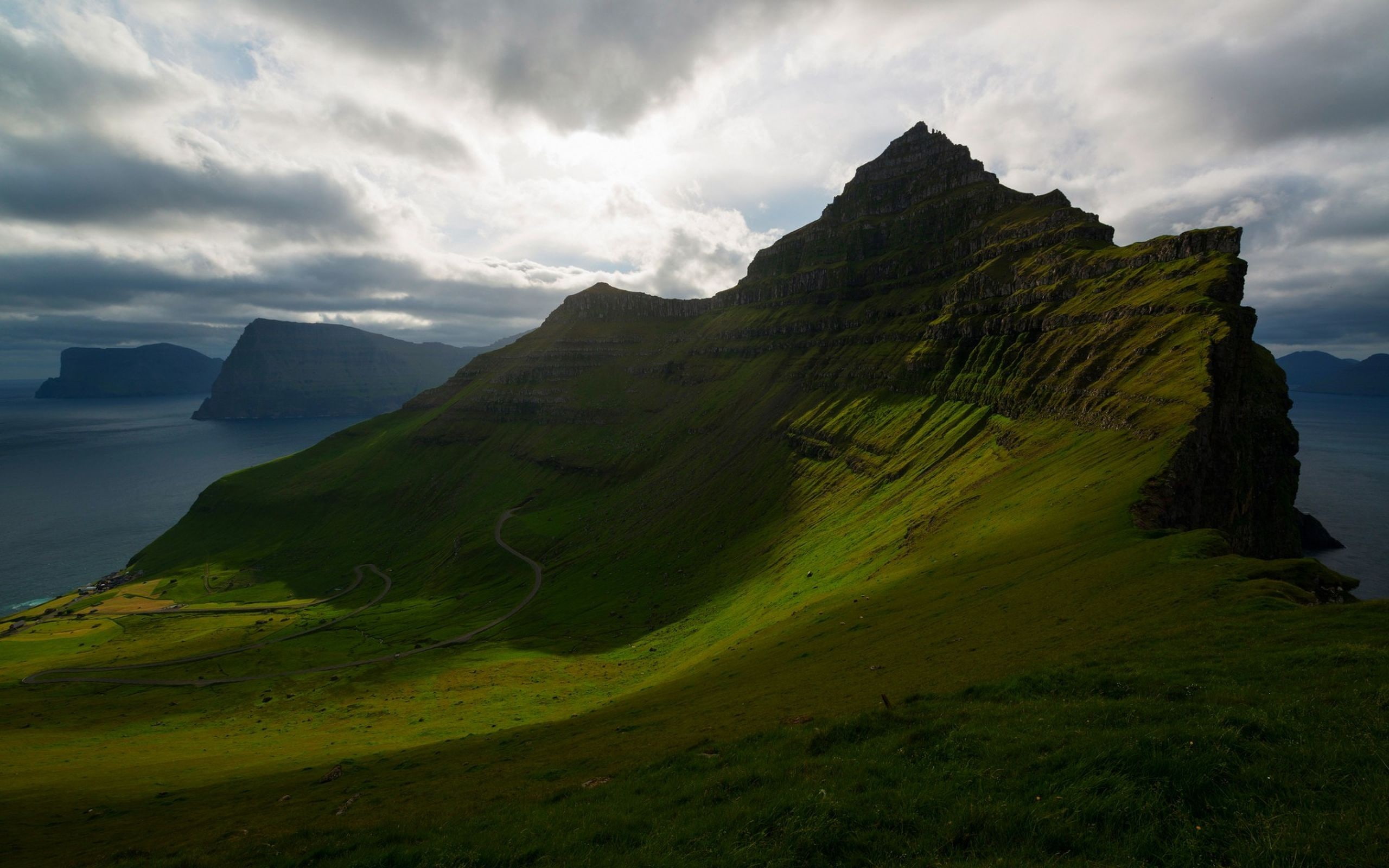 mountains landscape nature island Faroe Islands Tr llanes 2k