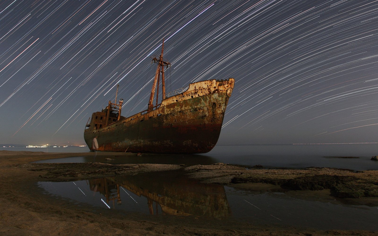 landscape beach wreck boat abandoned vehicle long exposure 2k