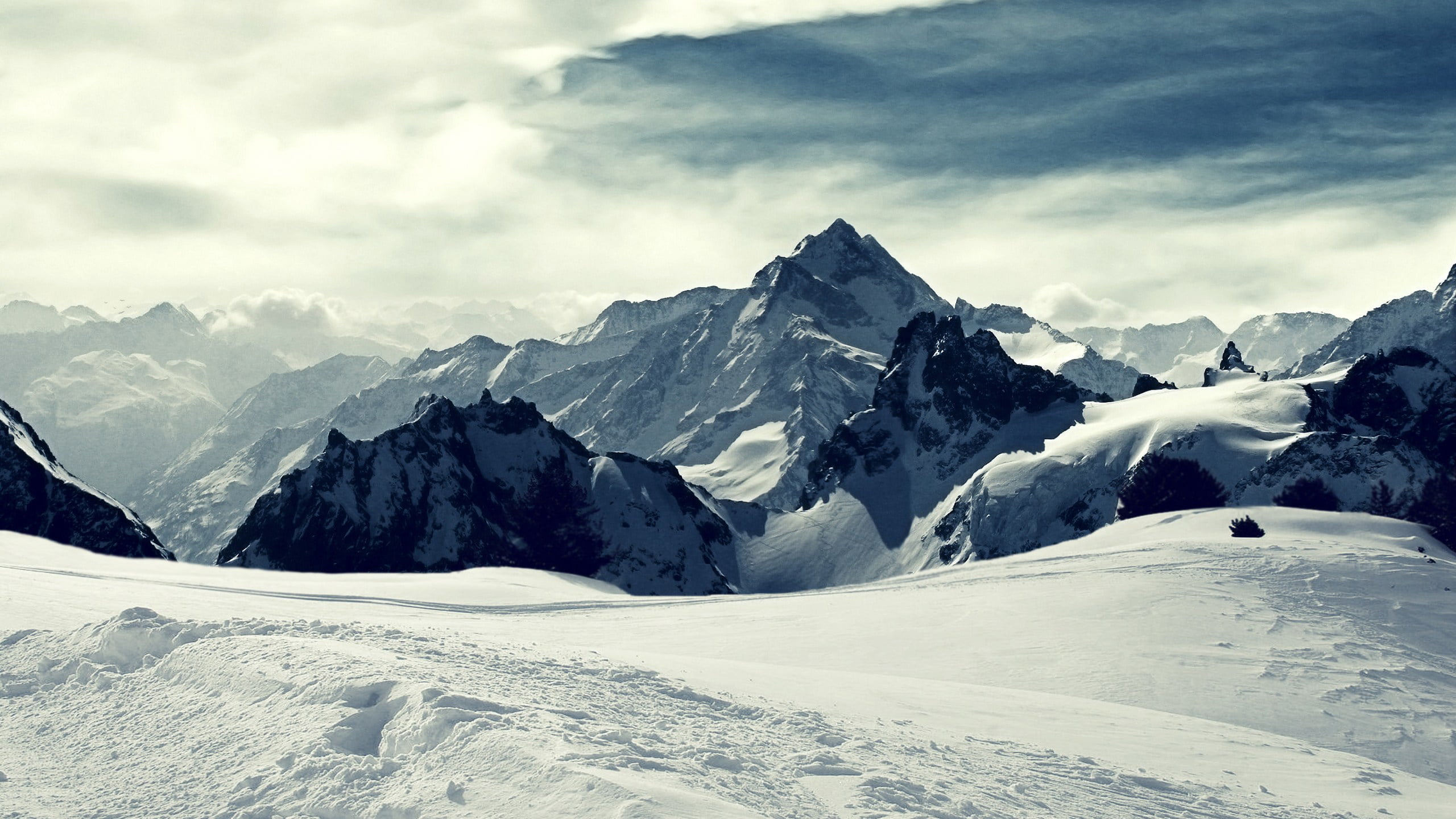 snow mountain ranges filled with winter landscape 2k