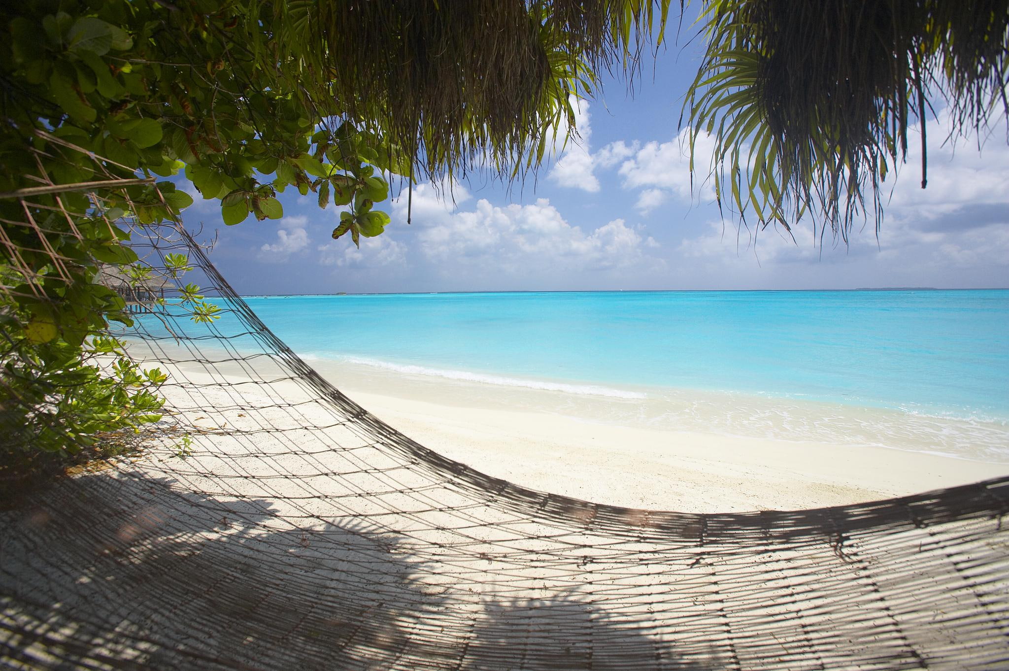 Hammock on White Sand Beach relax tropical lagoon tahiti 2k
