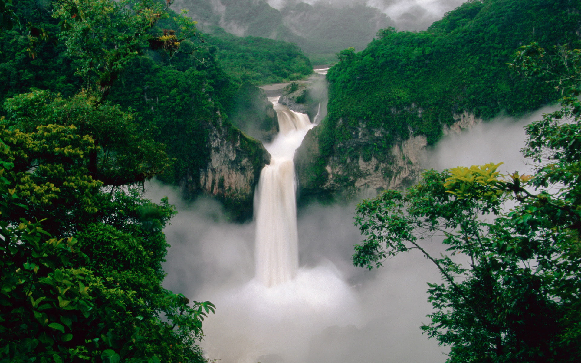 Ecuador Waterfall Nature Scenery forest 2k