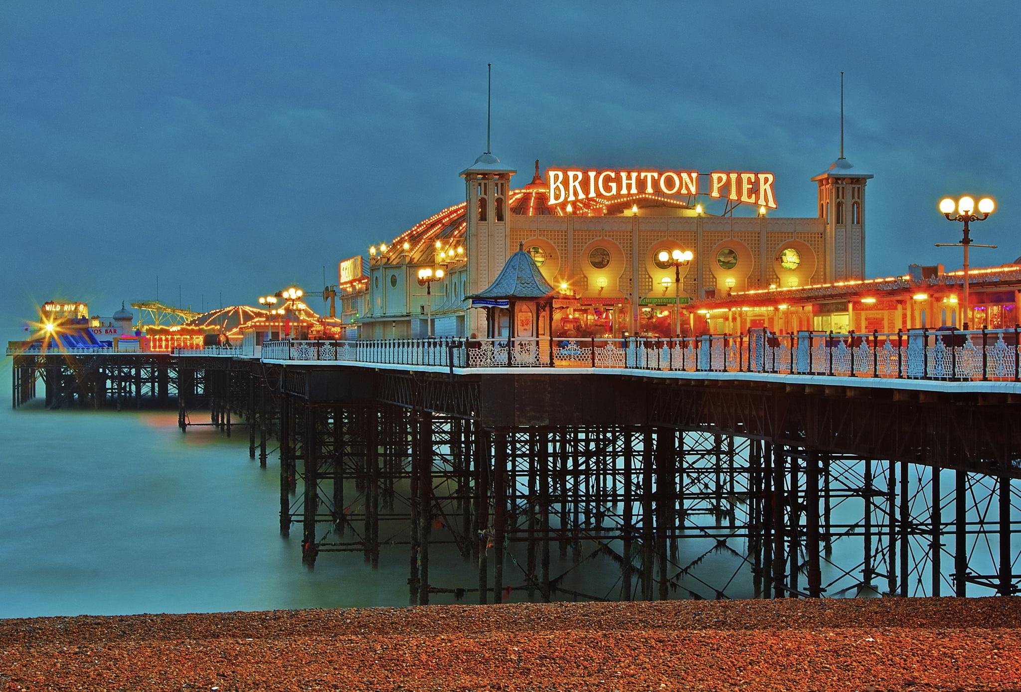 Brighton Pier beach lights England the evening pierce twilight 2k