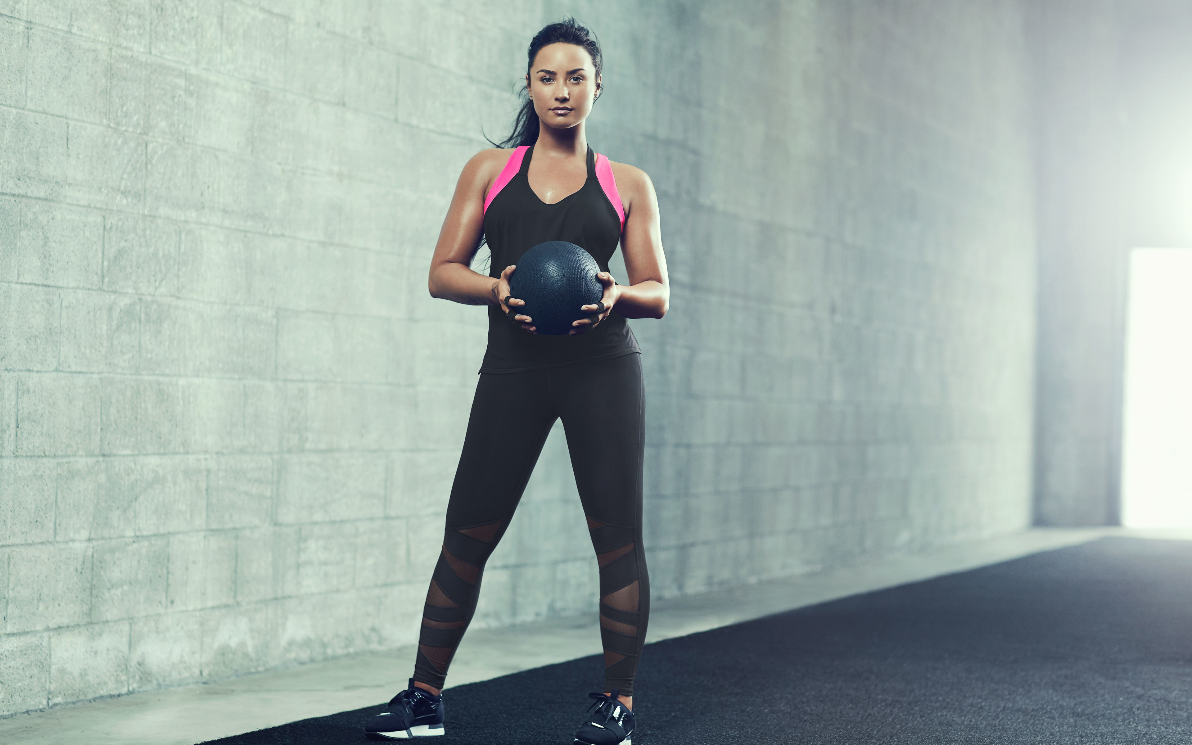 Demi Lovato Fabletics Photoshoot one person full length 2k 4k