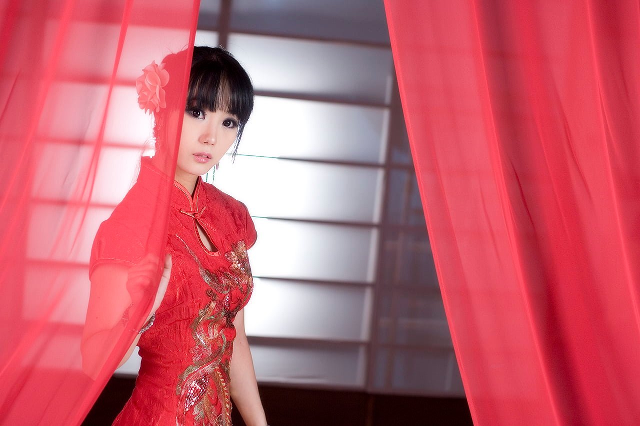 Cheongsam Chinese dress Asian women model Korean qipao