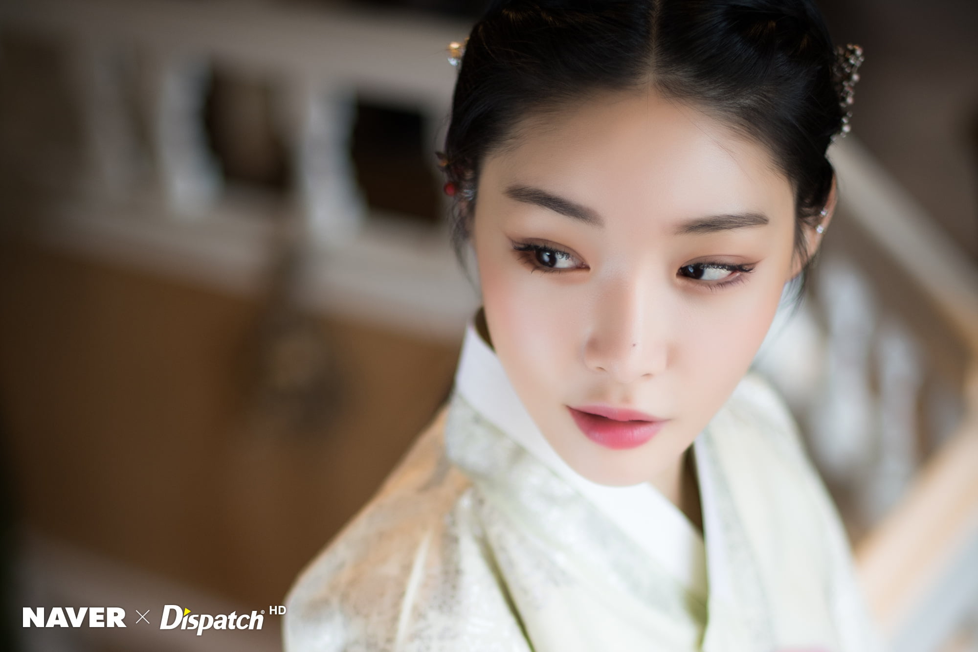 Chungha Asian K pop women Korean black hair looking away 2k