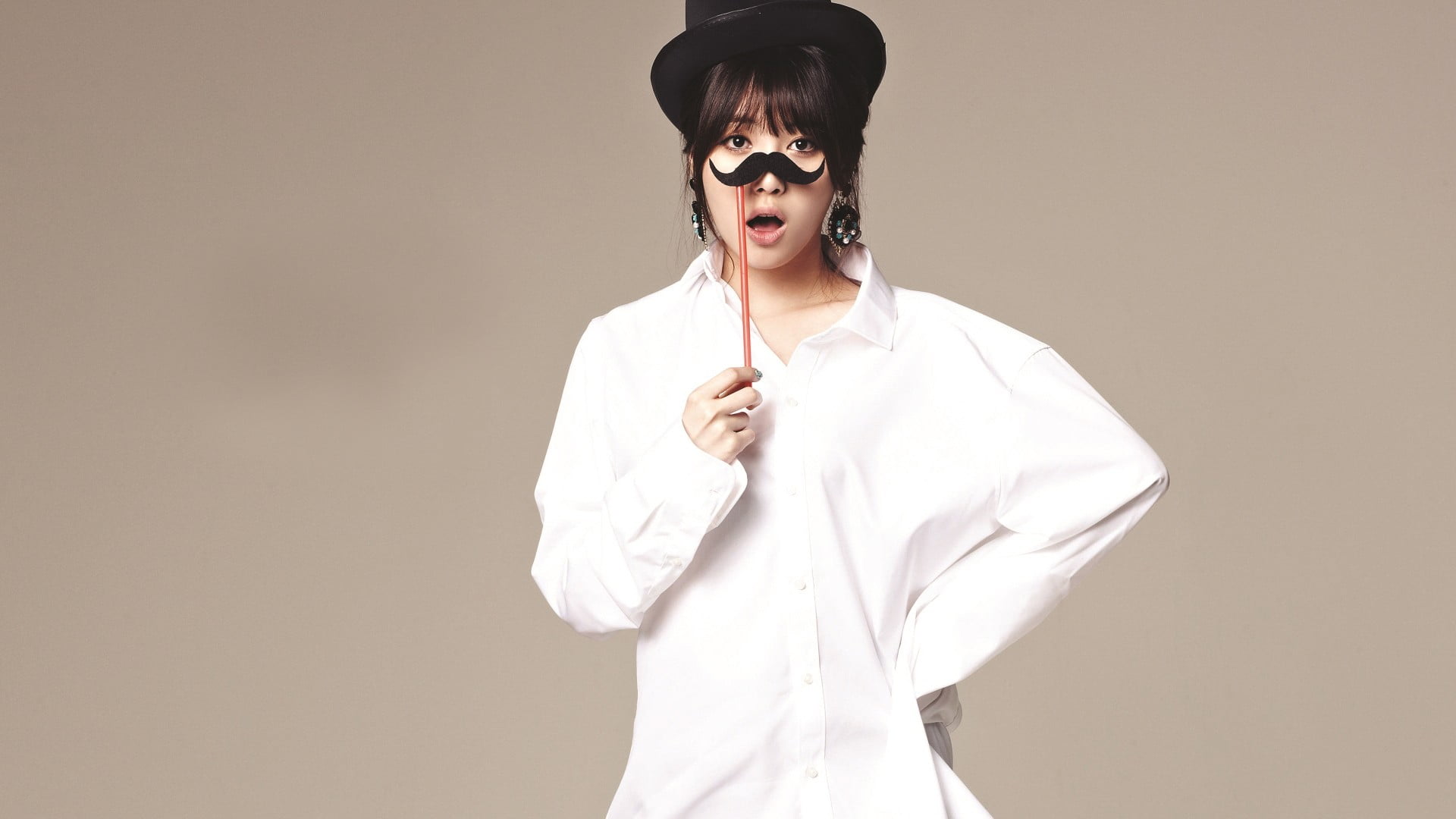 K pop Girl s Day Kim Yura Asian Korean one person studio shot 2k