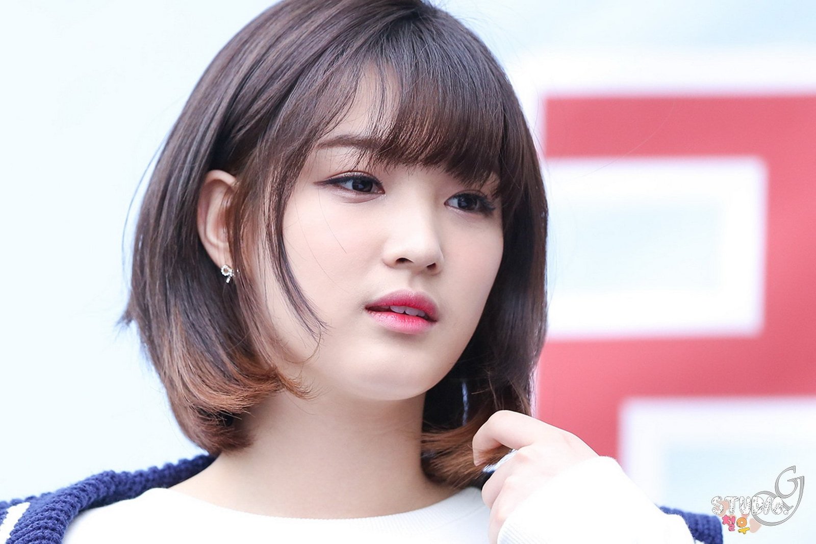Music Korean Girl Group portrait headshot one person women 2k