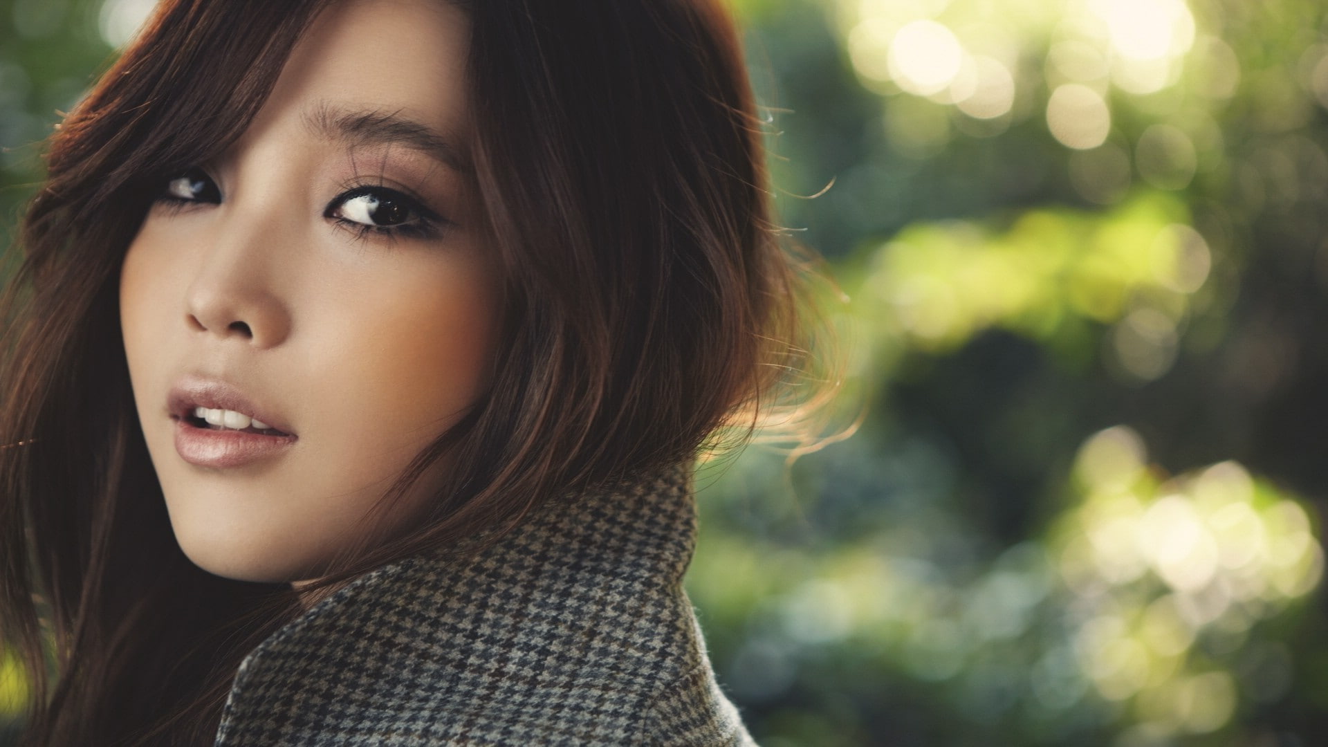 women asian brunette looking back at viewer coats brown eyes iu korean kohl 2k