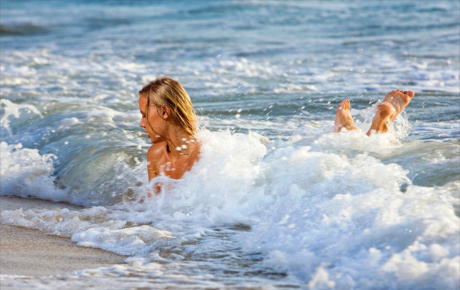 women outdoors beach sea water motion wave land 2k