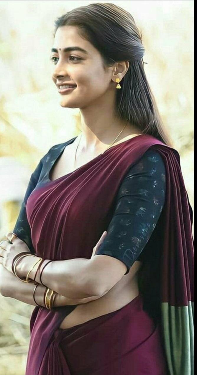 Beautiful midriff pooja hedge indian celebrity actress