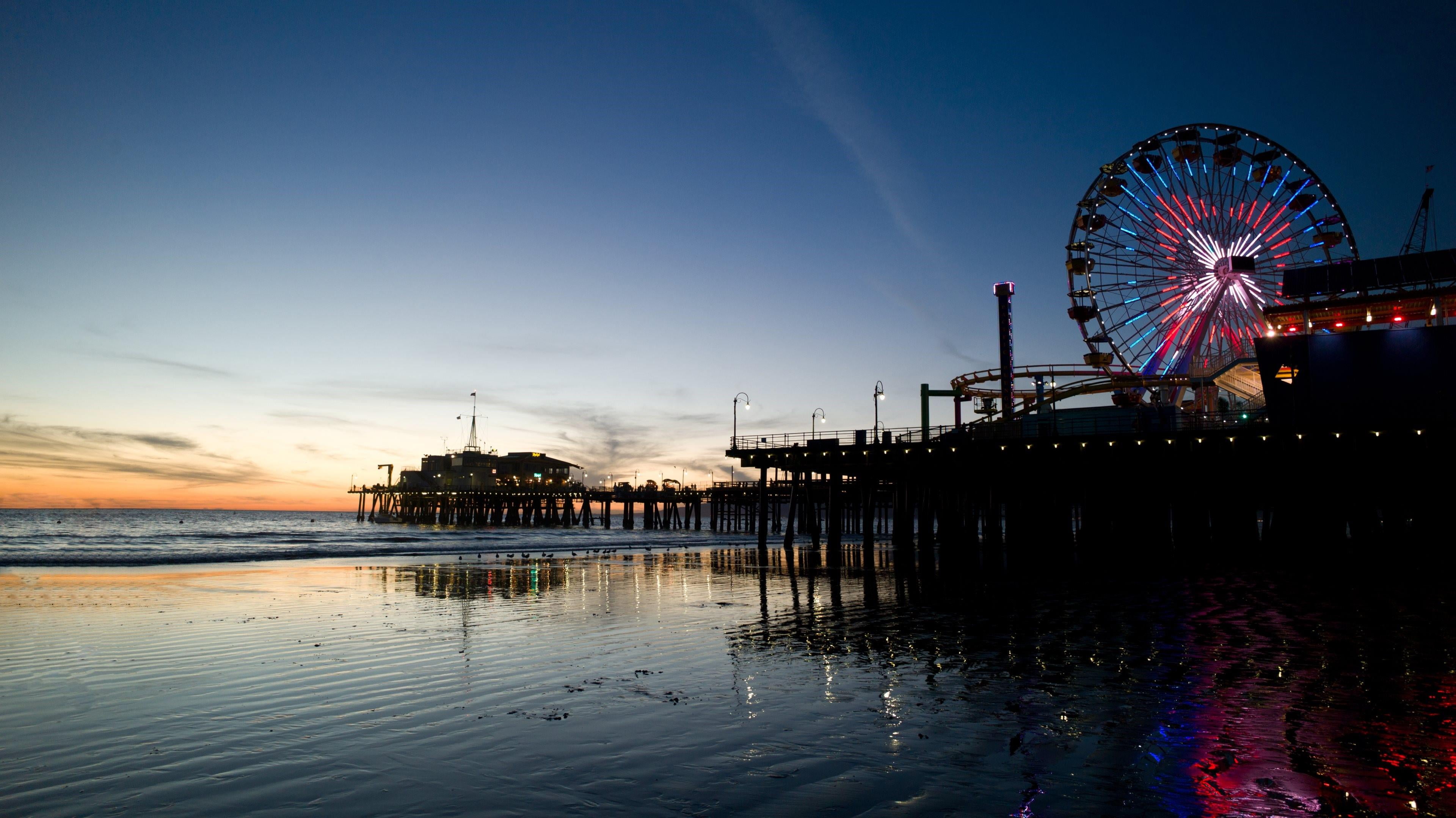 reflection ferris wheel body of water sky tourist attraction 2k 4k