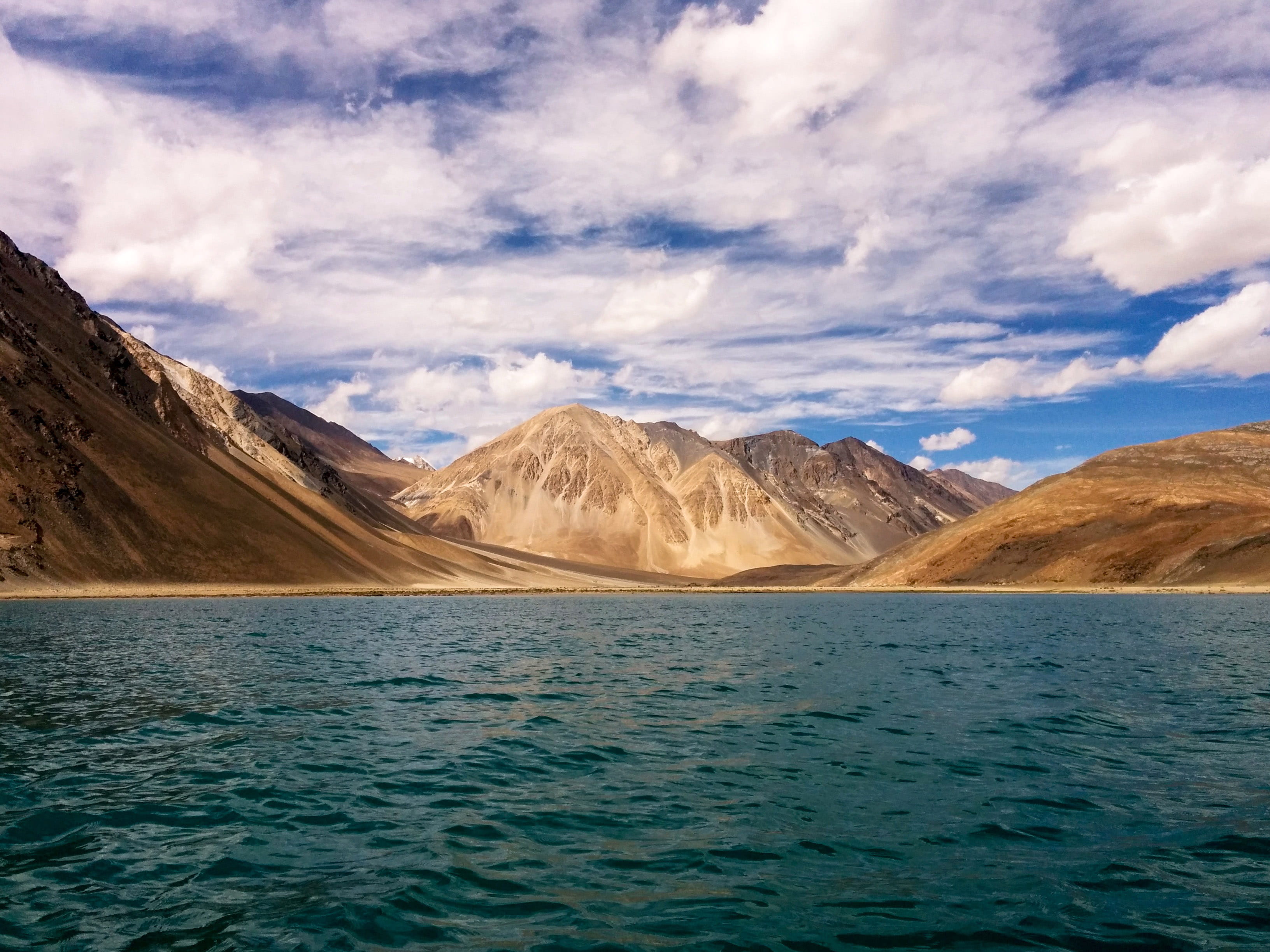 Landscape with mountains sky and clouds in Ladakh India photos 2k