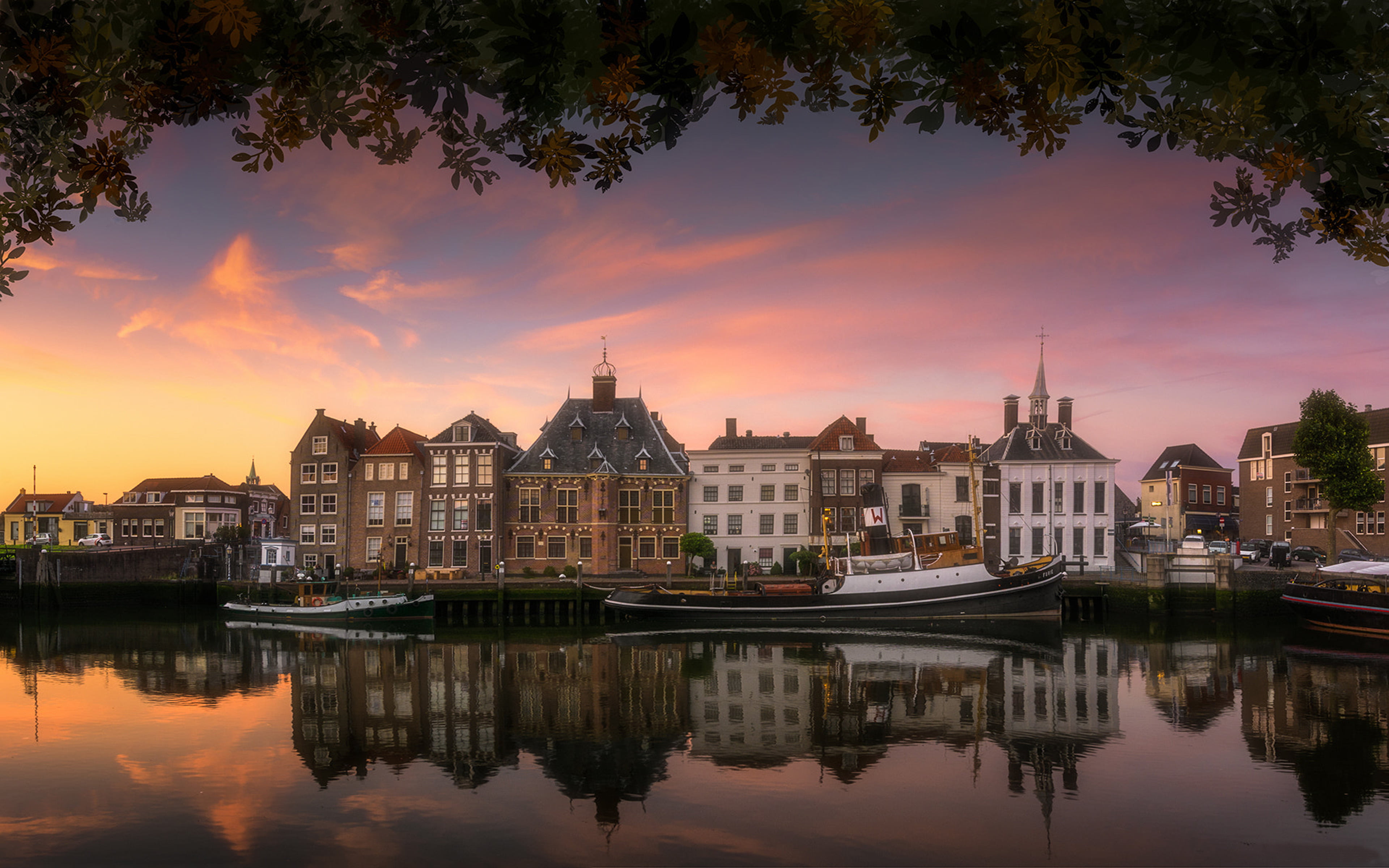 Theater Koningshof In Maassluis Netherlands Ultra Hd Tv Wallpaper For Desktop Laptop Tablet And Mobile Phones 2k 4k