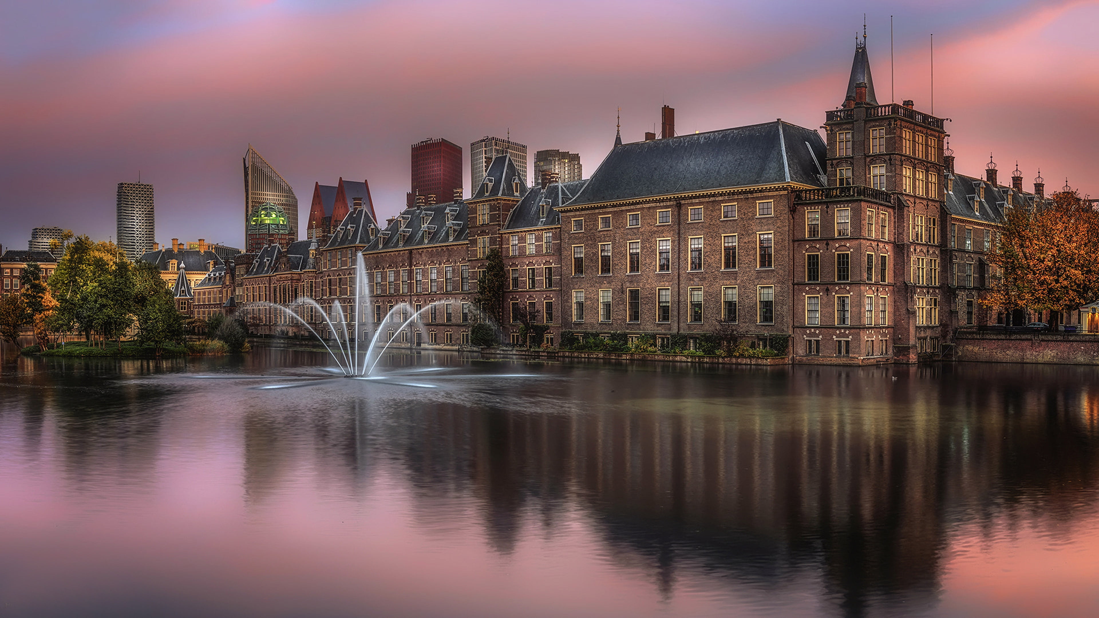 Binnenhof Is A Complex Of The City In Hague Netherlands Ultra Hd Desktop Wallpapers For Computers Laptop Tablet And Mobile Phones 2k 4k