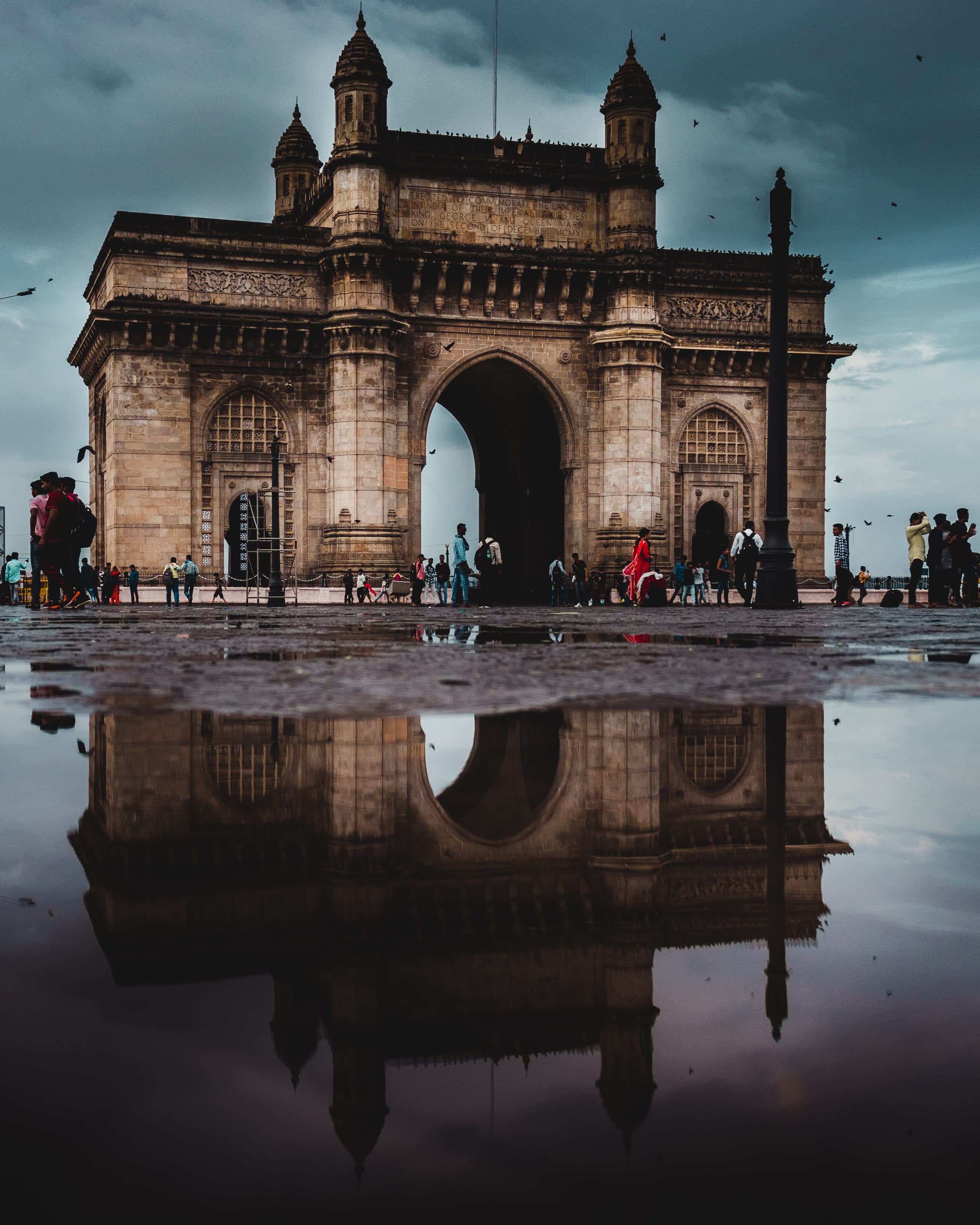 photo of India Gate Gateway under blue sky morning 2k