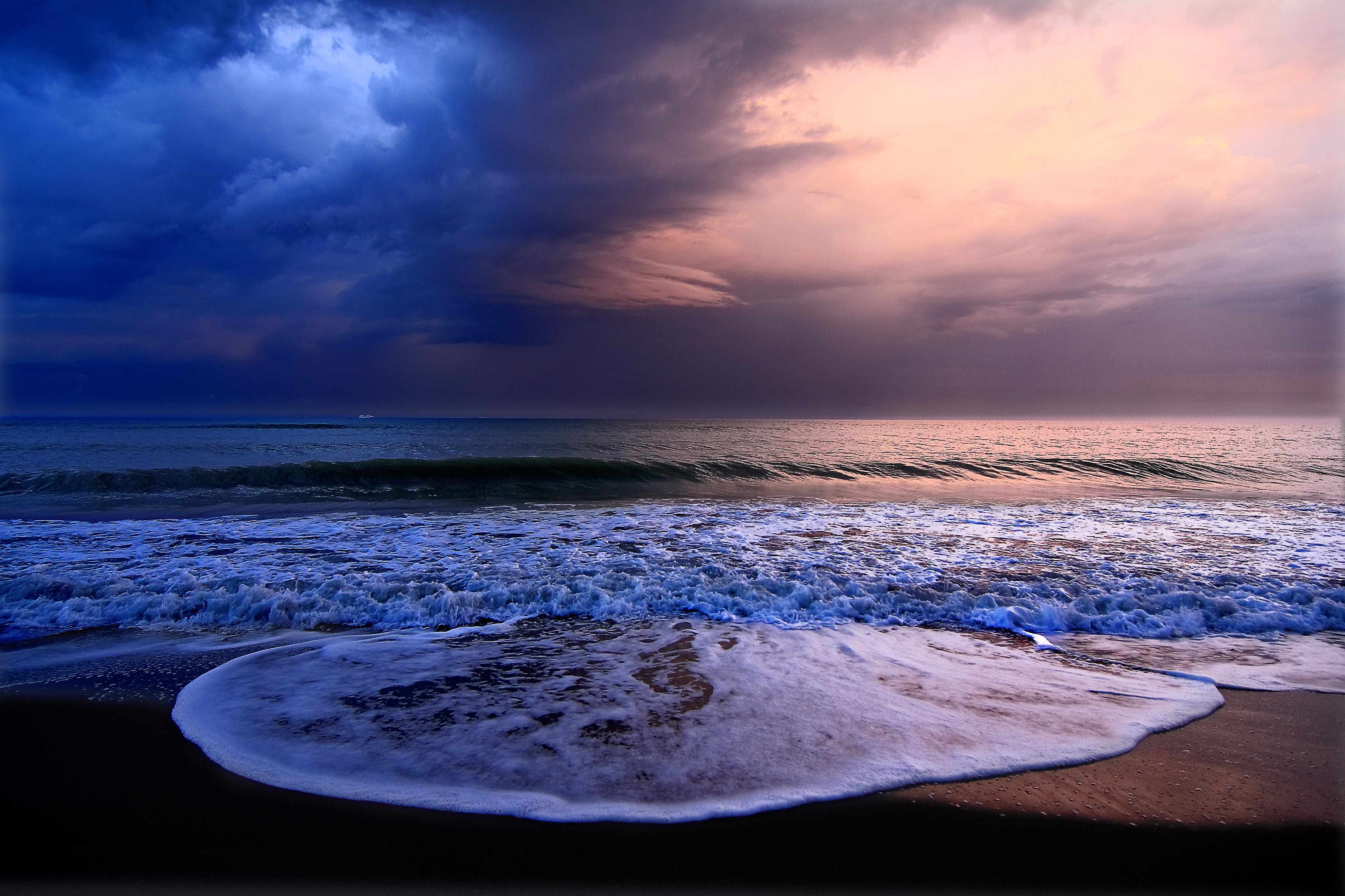 playamar spain ola agua nubes cielo torremolinos tormenta 2k 4k