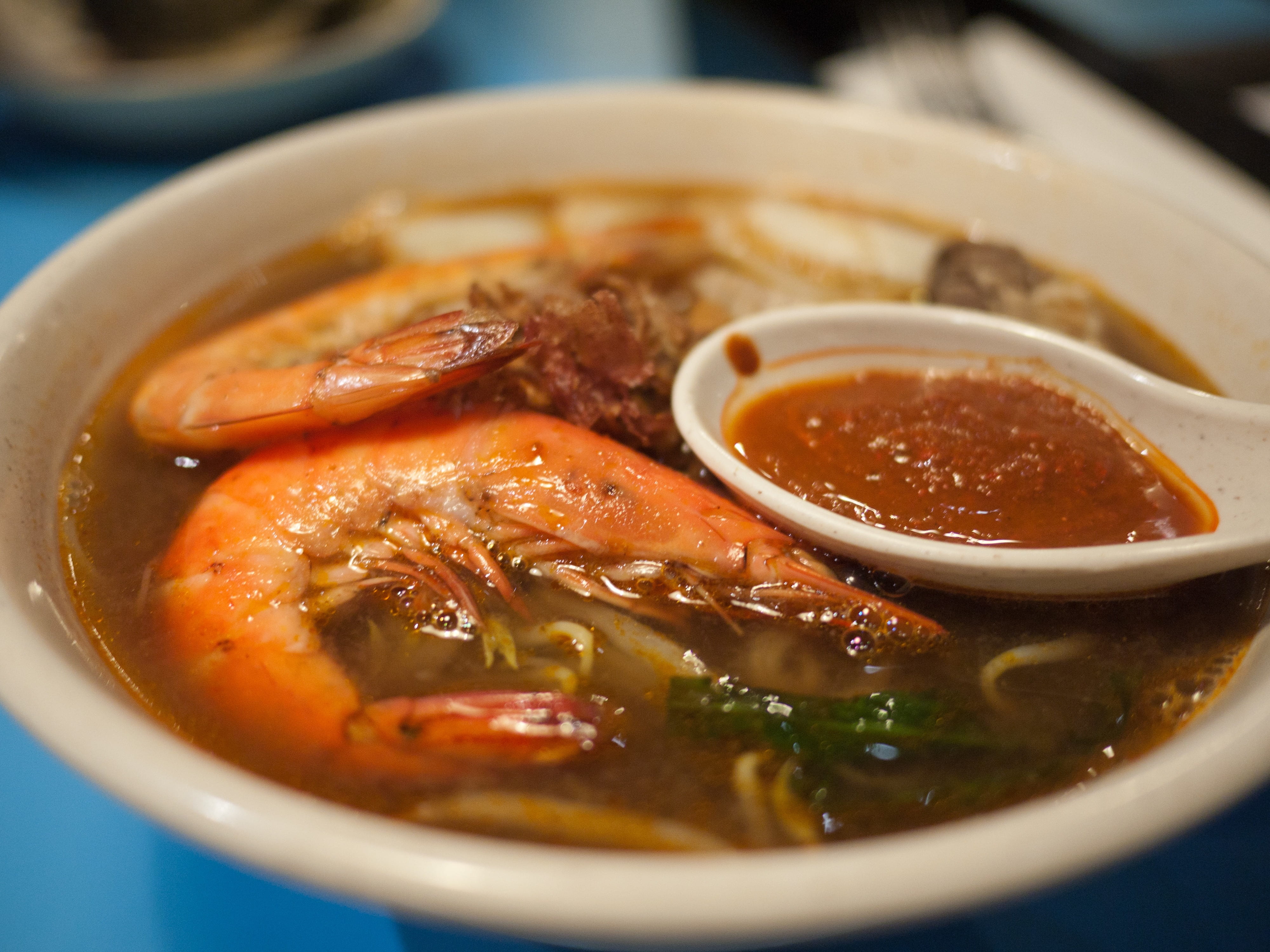 shrimp soup in shallow photo prawn noodles food seafood cuisine 2k 4k