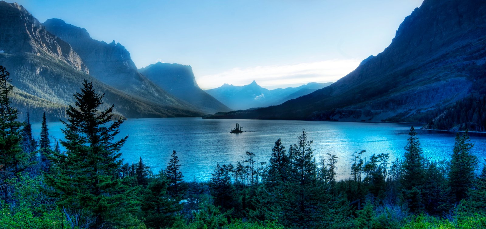 lake below the mountain A morning swim bird island 2k 4k