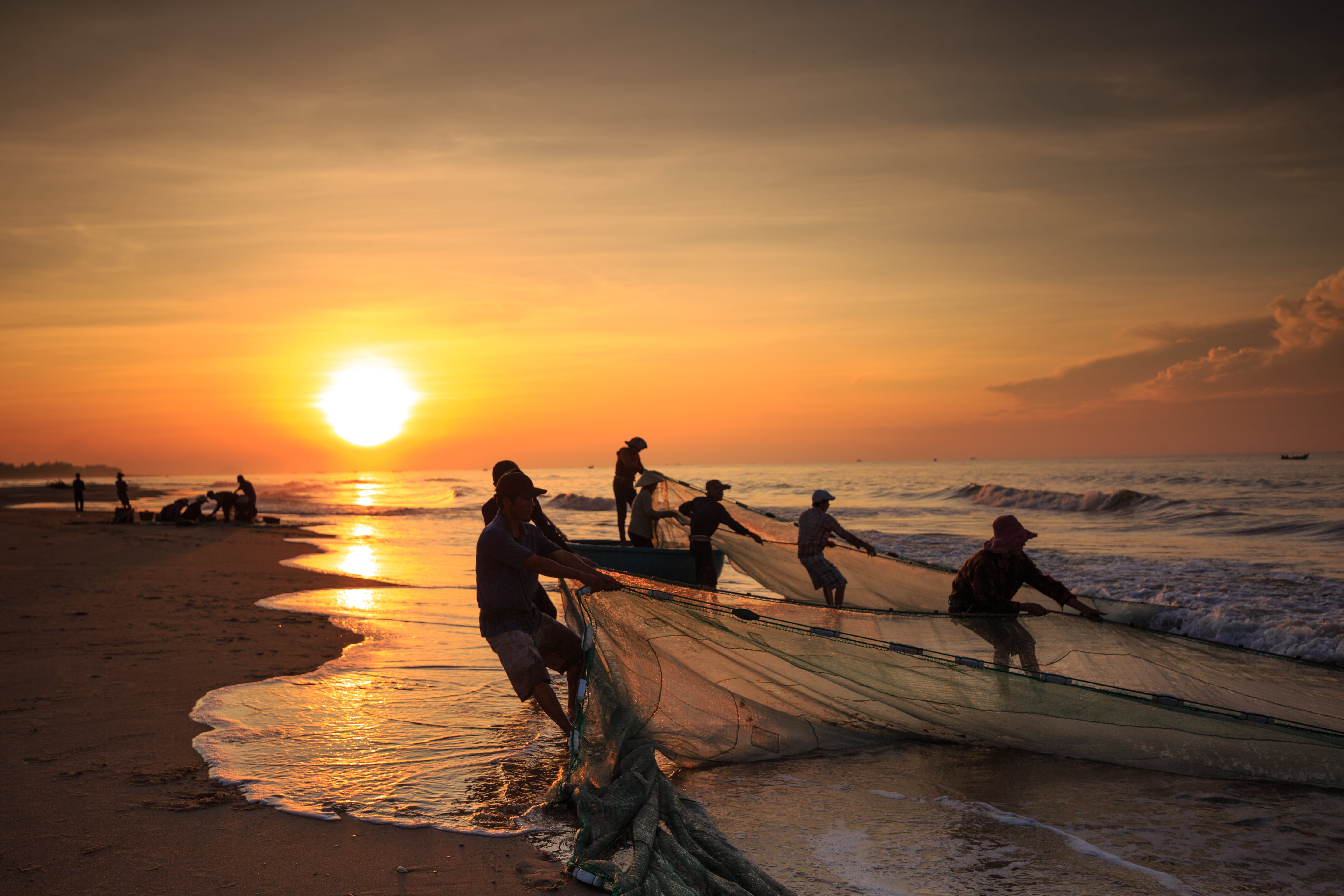 the fishermen vietnam fishing beach binh thuan work 2k 4k 5k