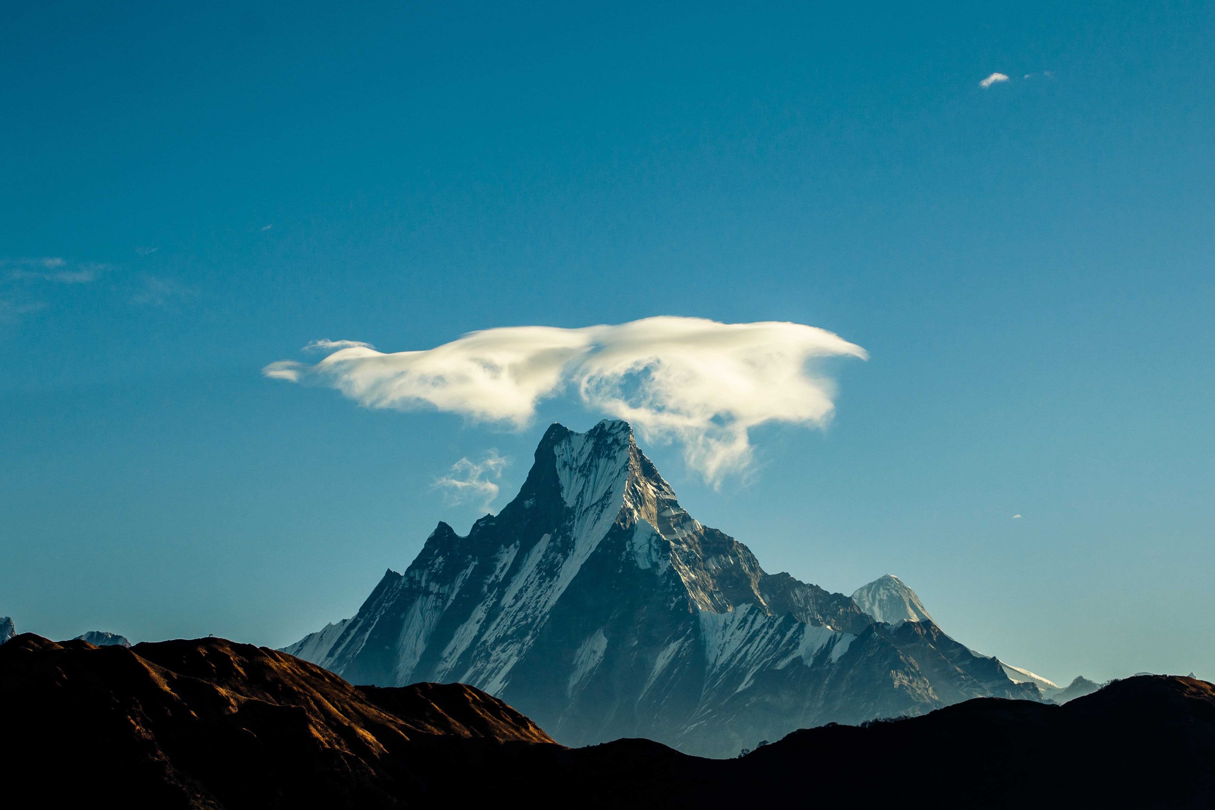 white cloud above mountain fishtail landscape nepal nature 2k 4k 5k