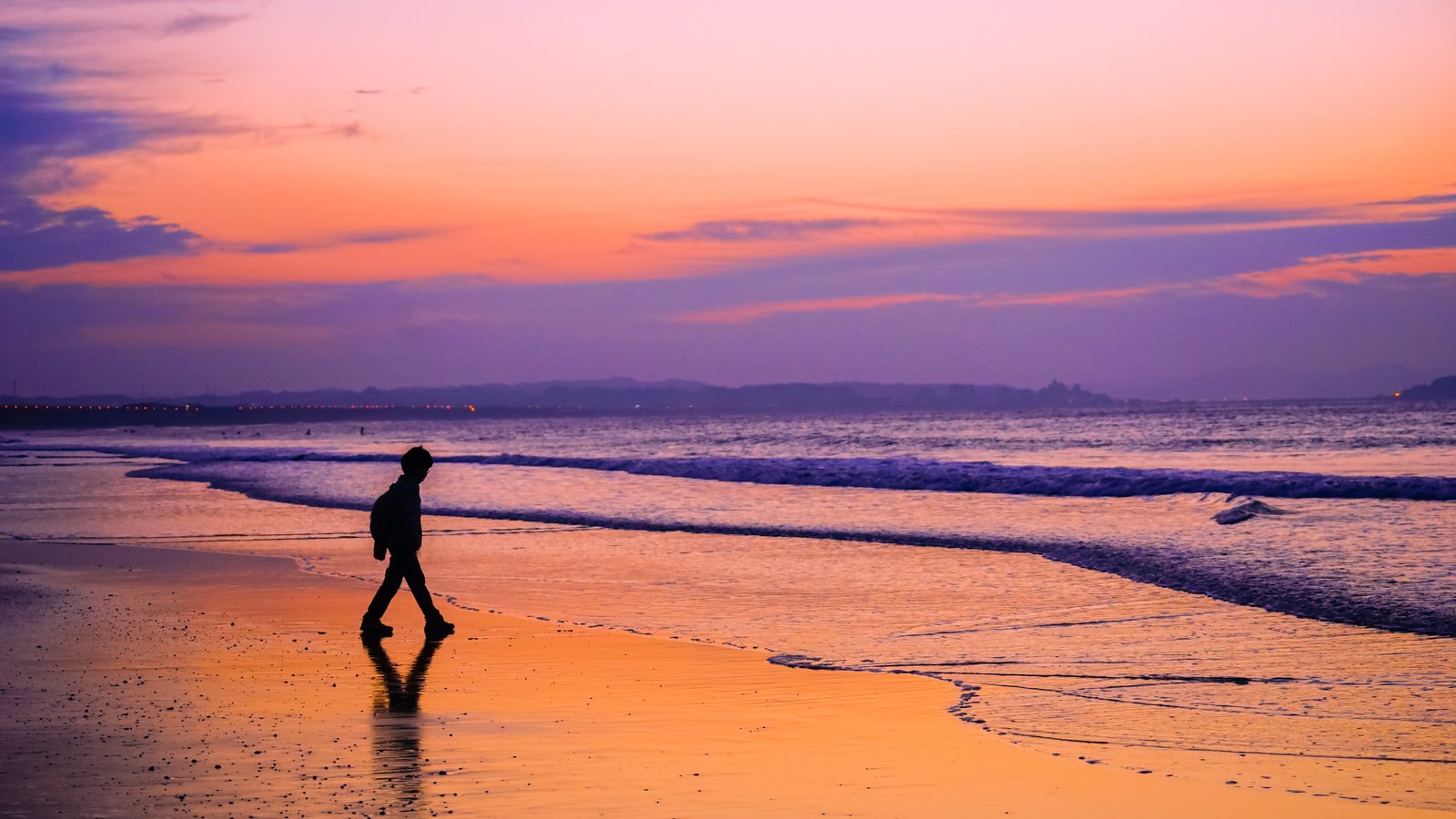silhouette of child walking on beach dawn seashore morning light 2k 4k 5k