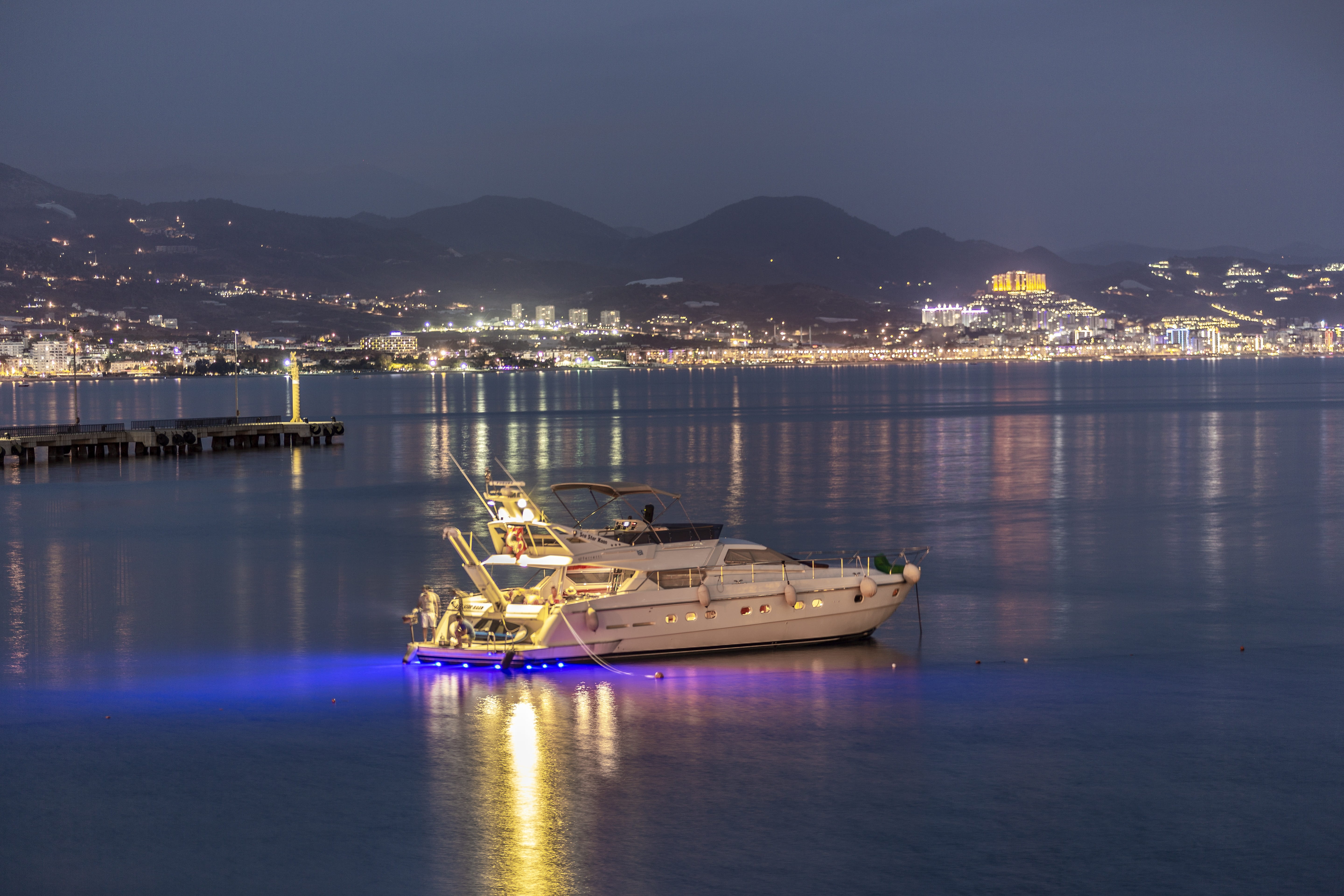 alanya turkey night antalya beach city russia reflection 2k 4k 5k