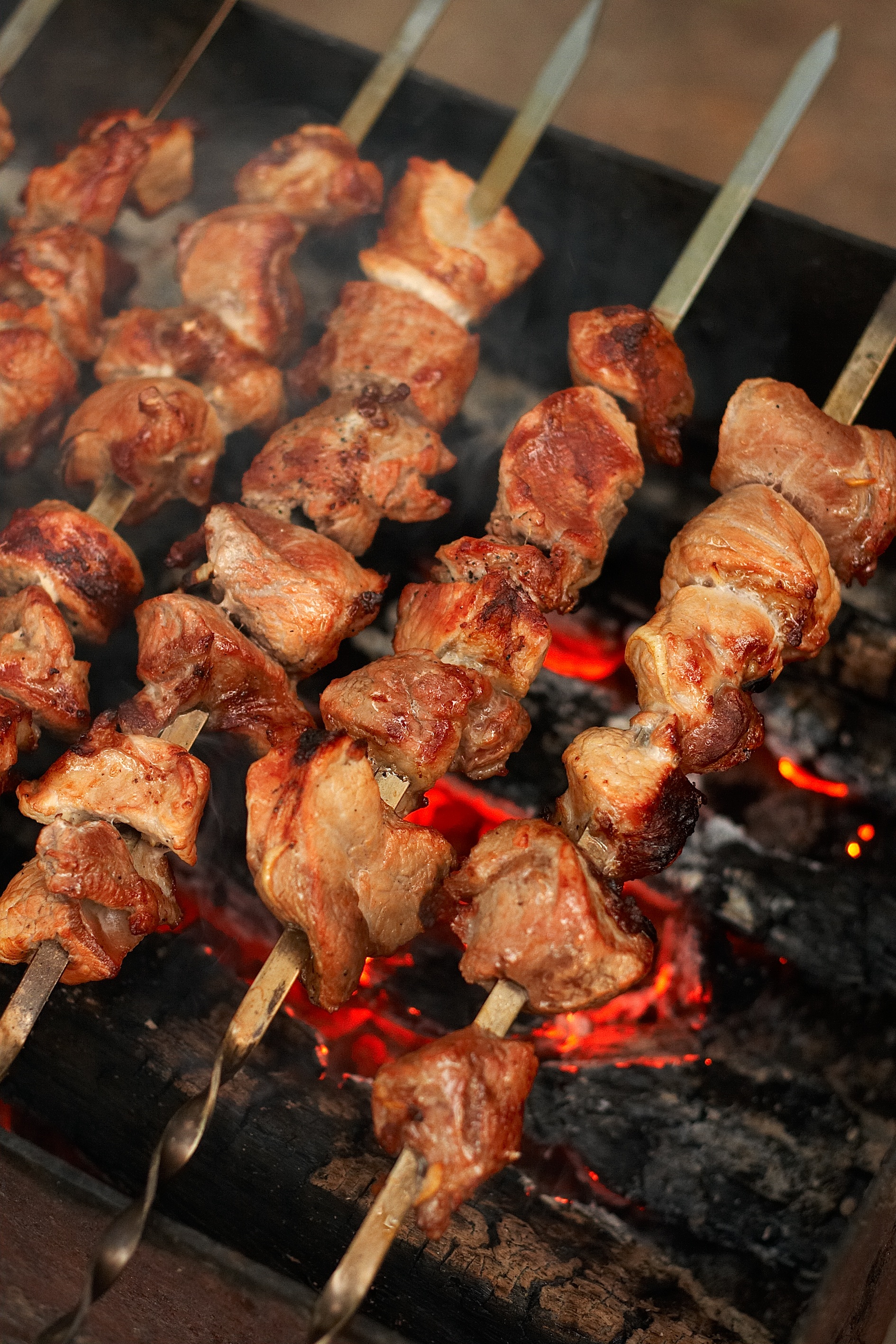 grilled barbecues food picnic shish kebab meat mangal fried 2k