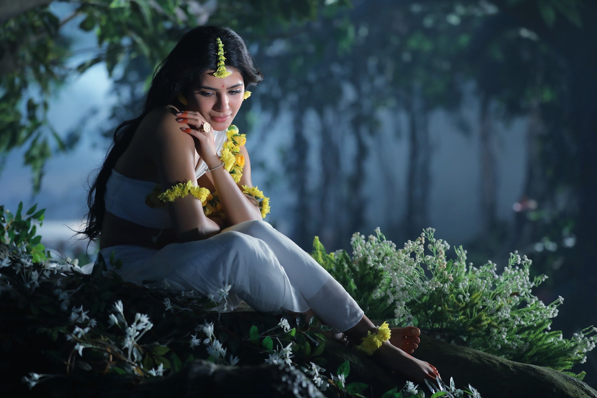 samantha ruth prabhu sitting in garden white dress actress asian south indian india 2k