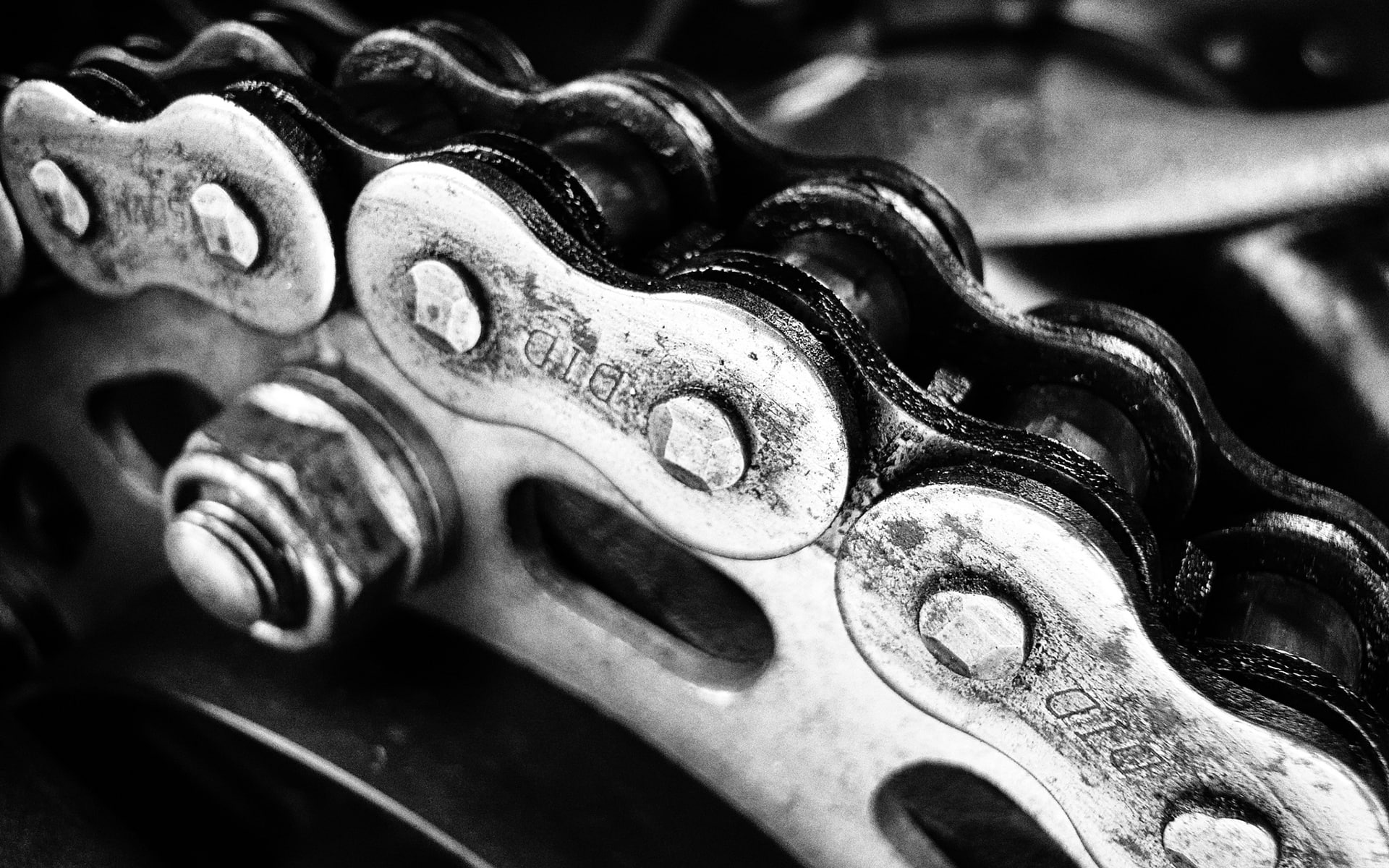 Chain Macro BW HD bikes 2k