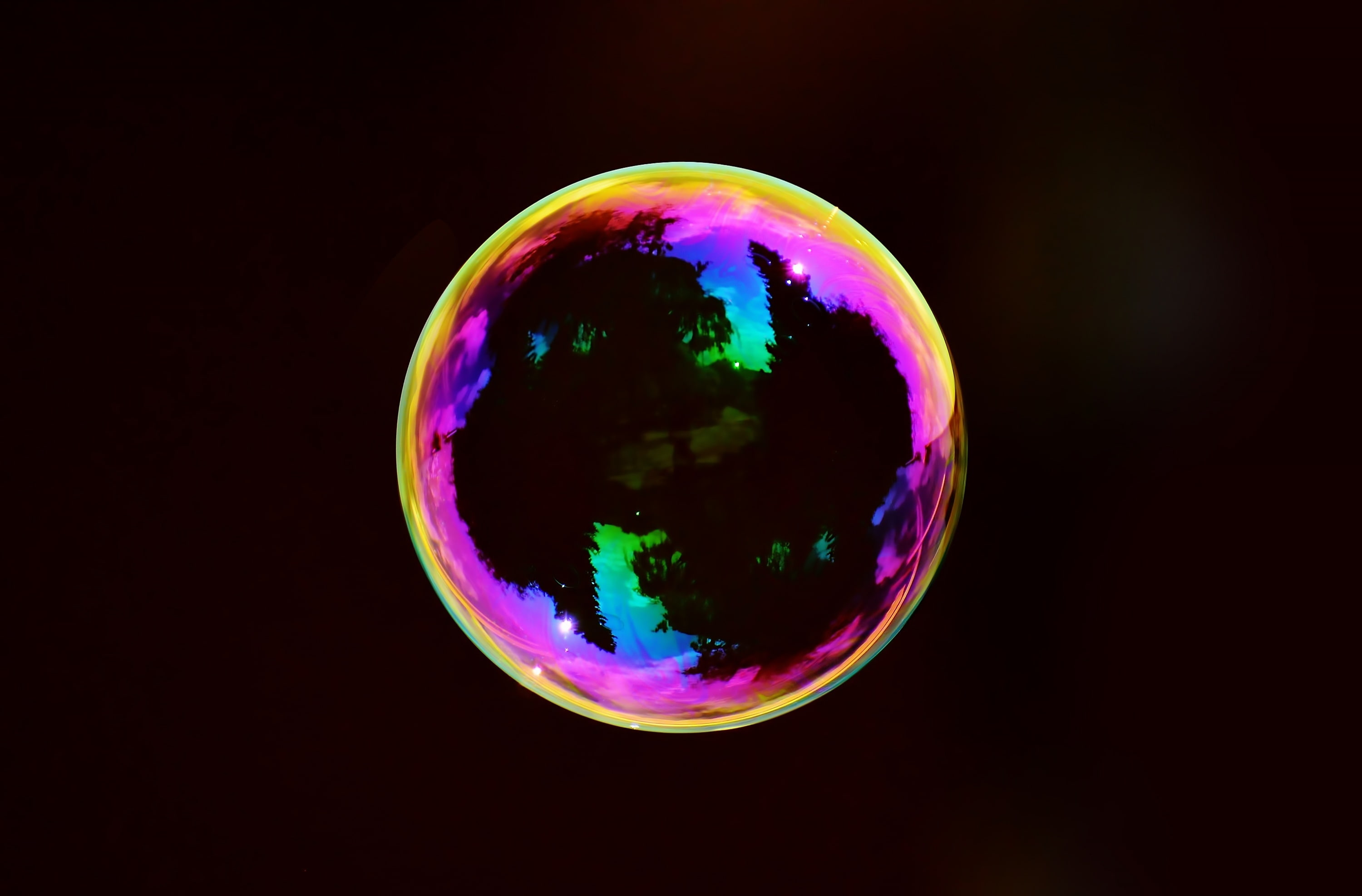 Iridescent Soap Bubble Aero Macro Black Colors Closeup Reflected 2k