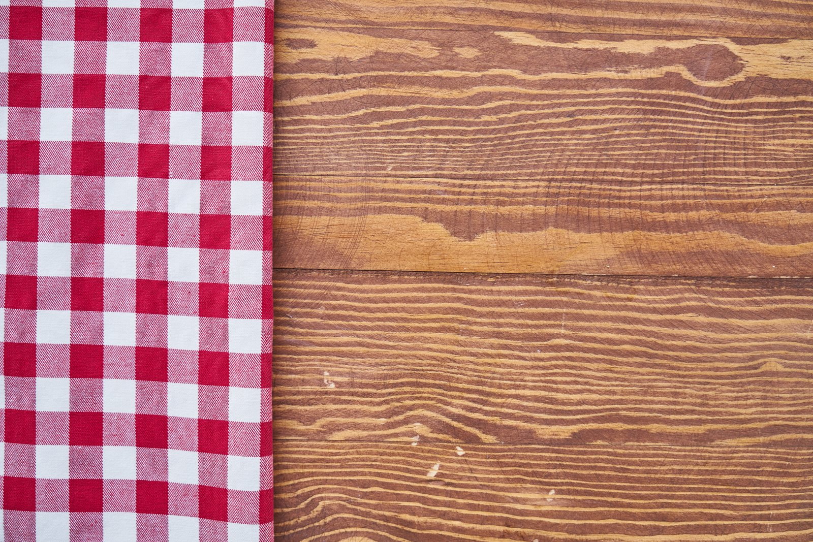 white and red gingham table cloth on brown fabric plaid 2k 4k 5k 8k