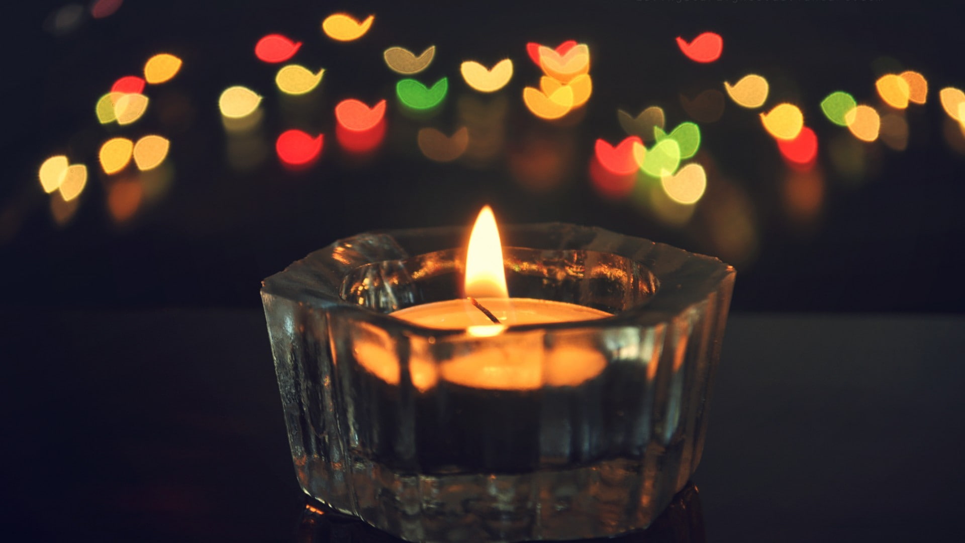 candles fire bokeh lights illuminated burning flame close up 2k