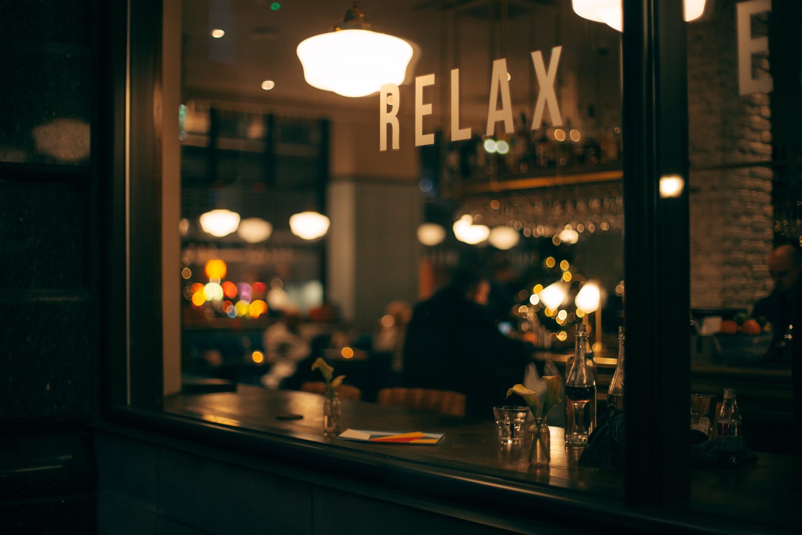 dark night lights bar store bokeh people man drink relax 2k 4k 5k