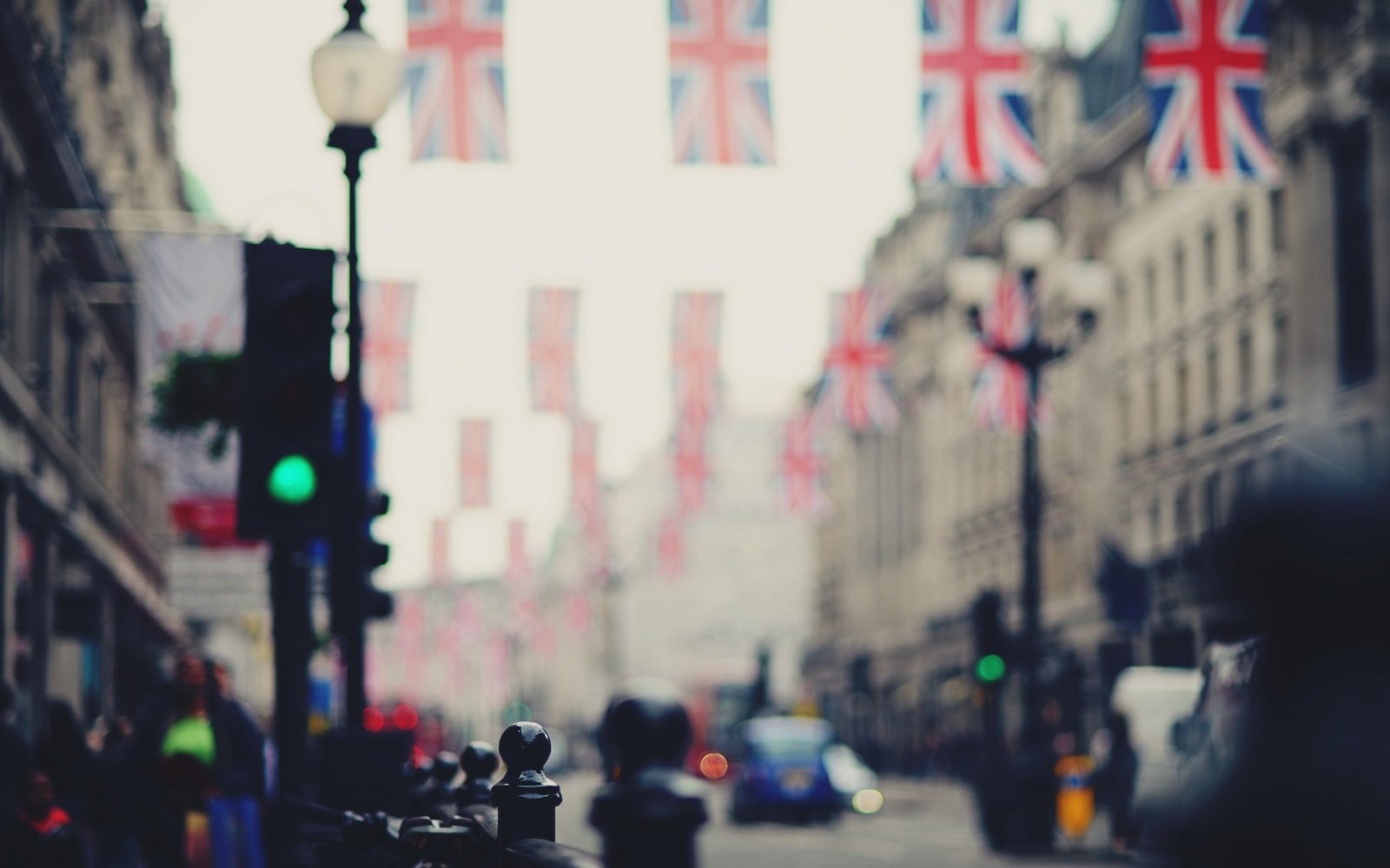 London England Great Britain United Kingdom city road car 2k