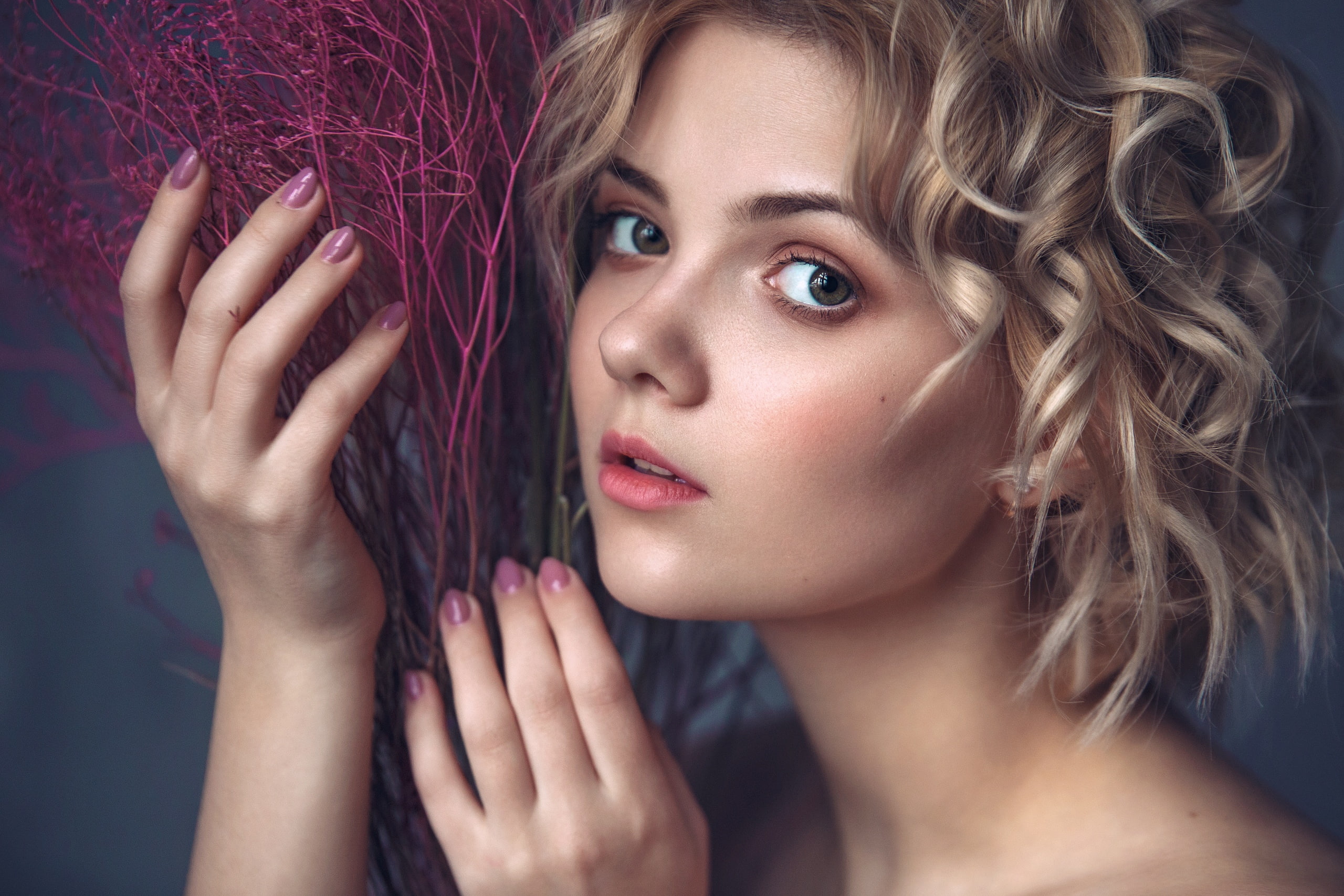 Victoria Sokolova women model blonde looking at viewer 2k