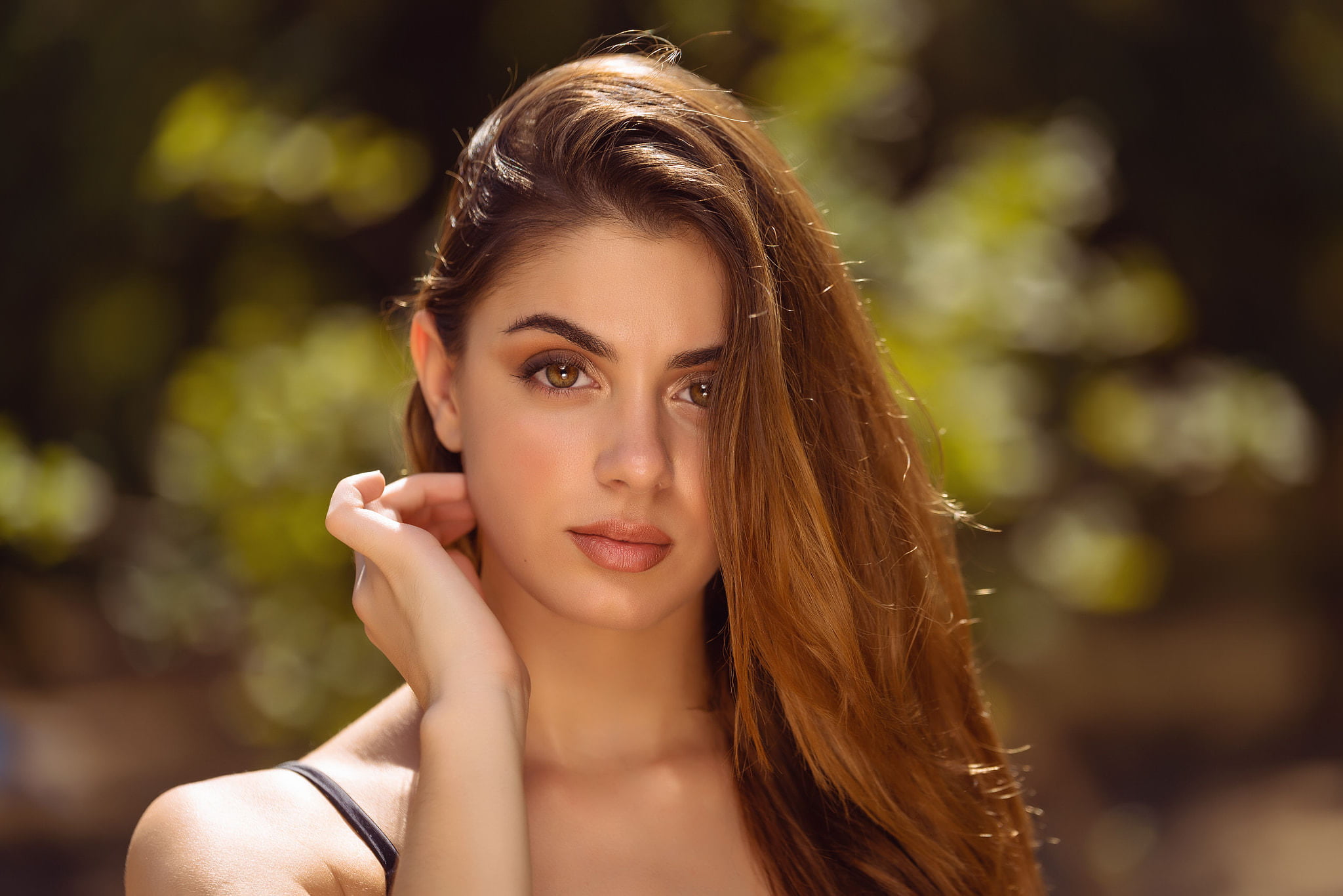 women face portrait bokeh brunette looking at viewer beauty 2k