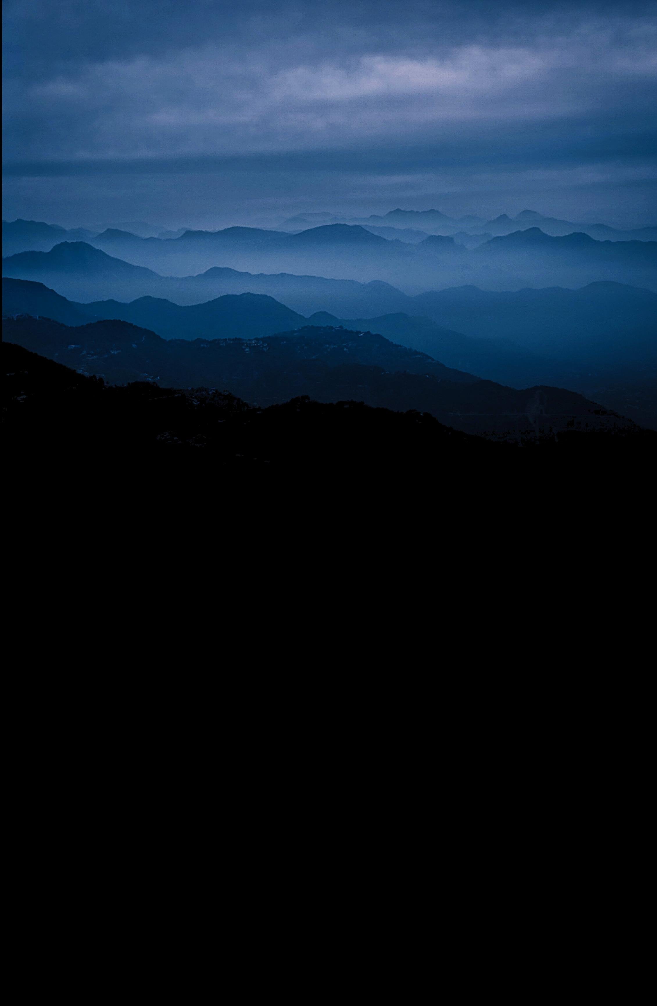Misty Mountains amoled mobile 2k